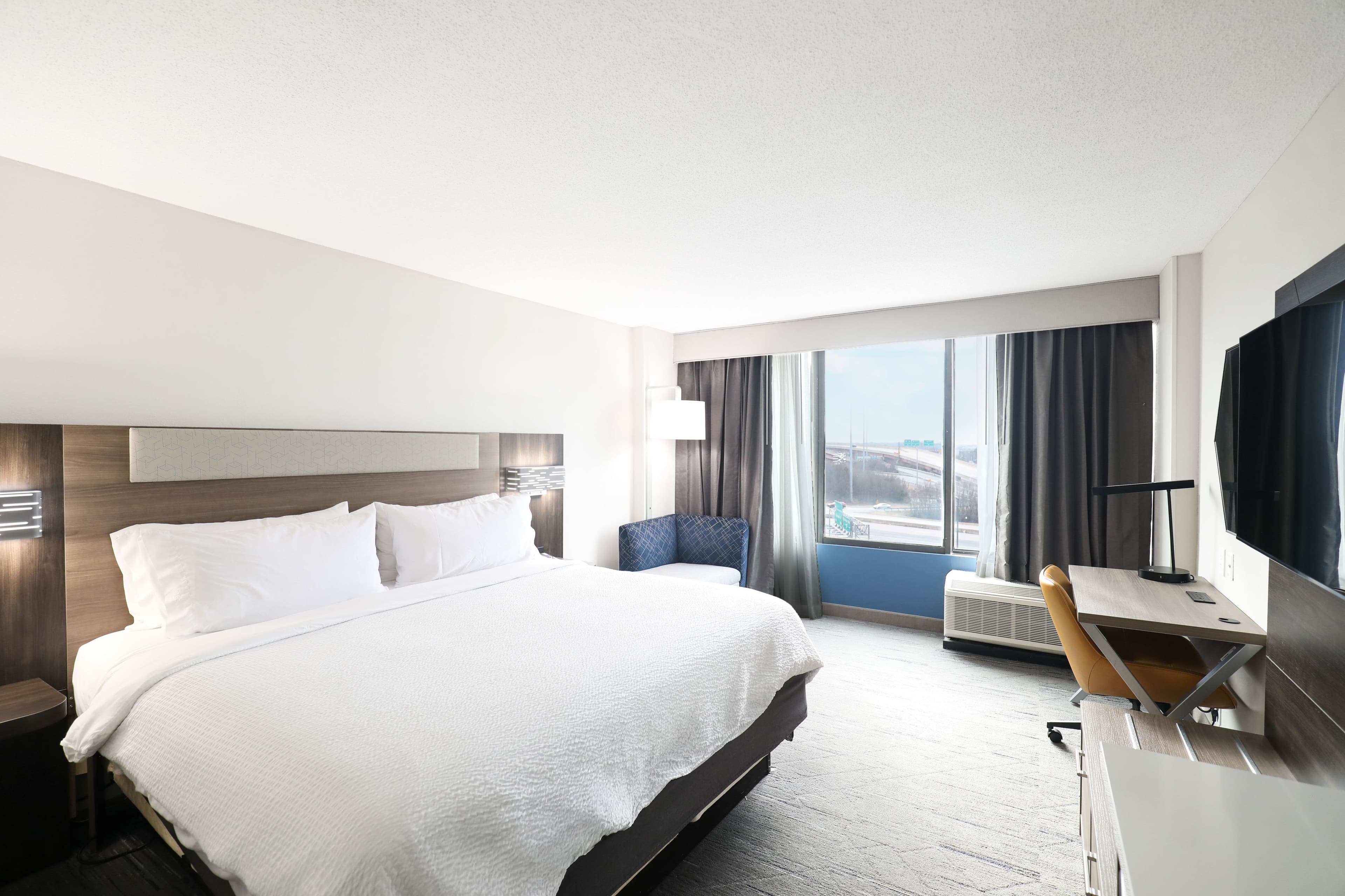 Holiday Inn Express Washington DC SW - Springfield - Image 3