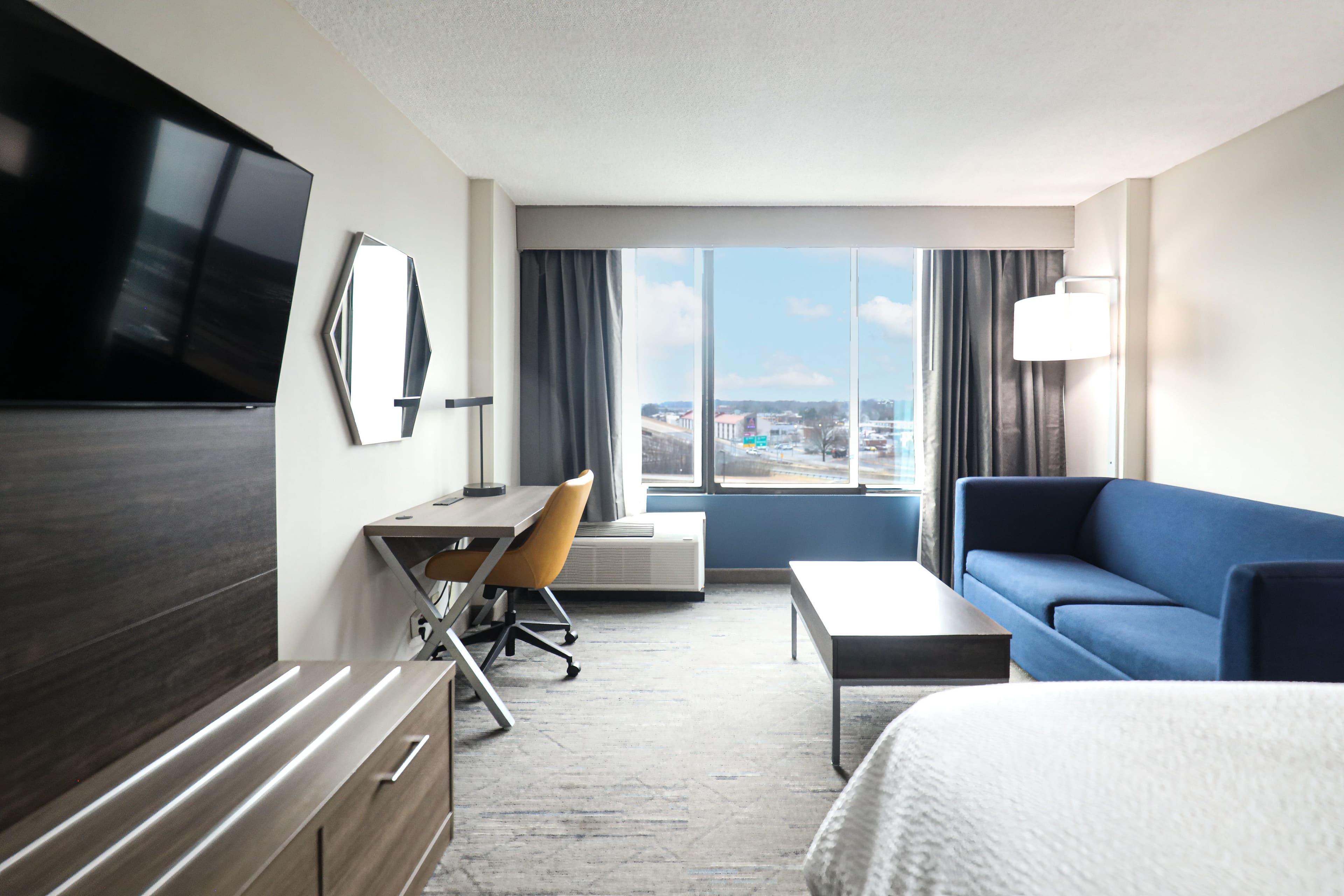 Holiday Inn Express Washington DC SW - Springfield - Image 4