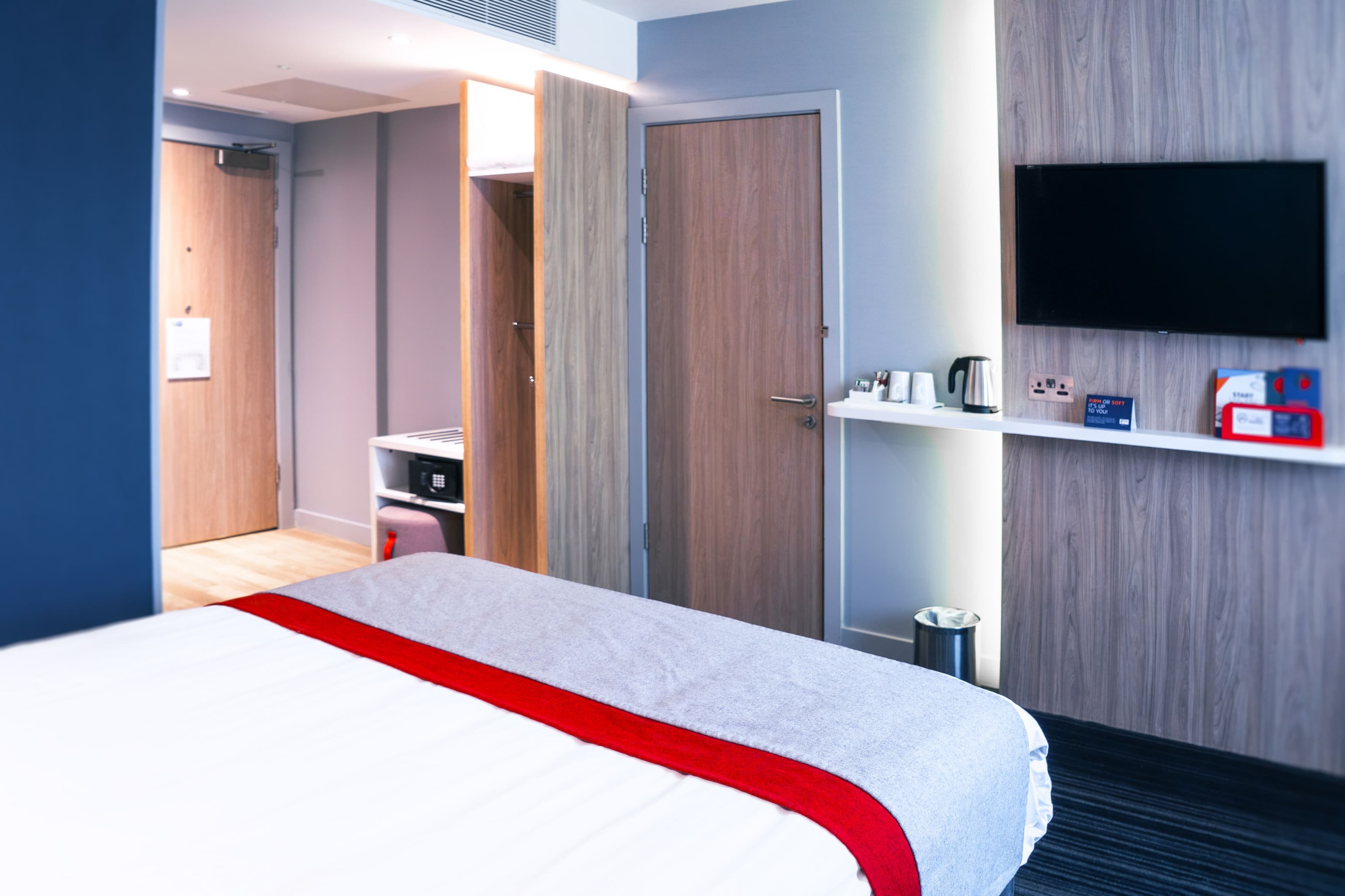 Holiday Inn Express St. Albans - M25, Jct.22 — 18