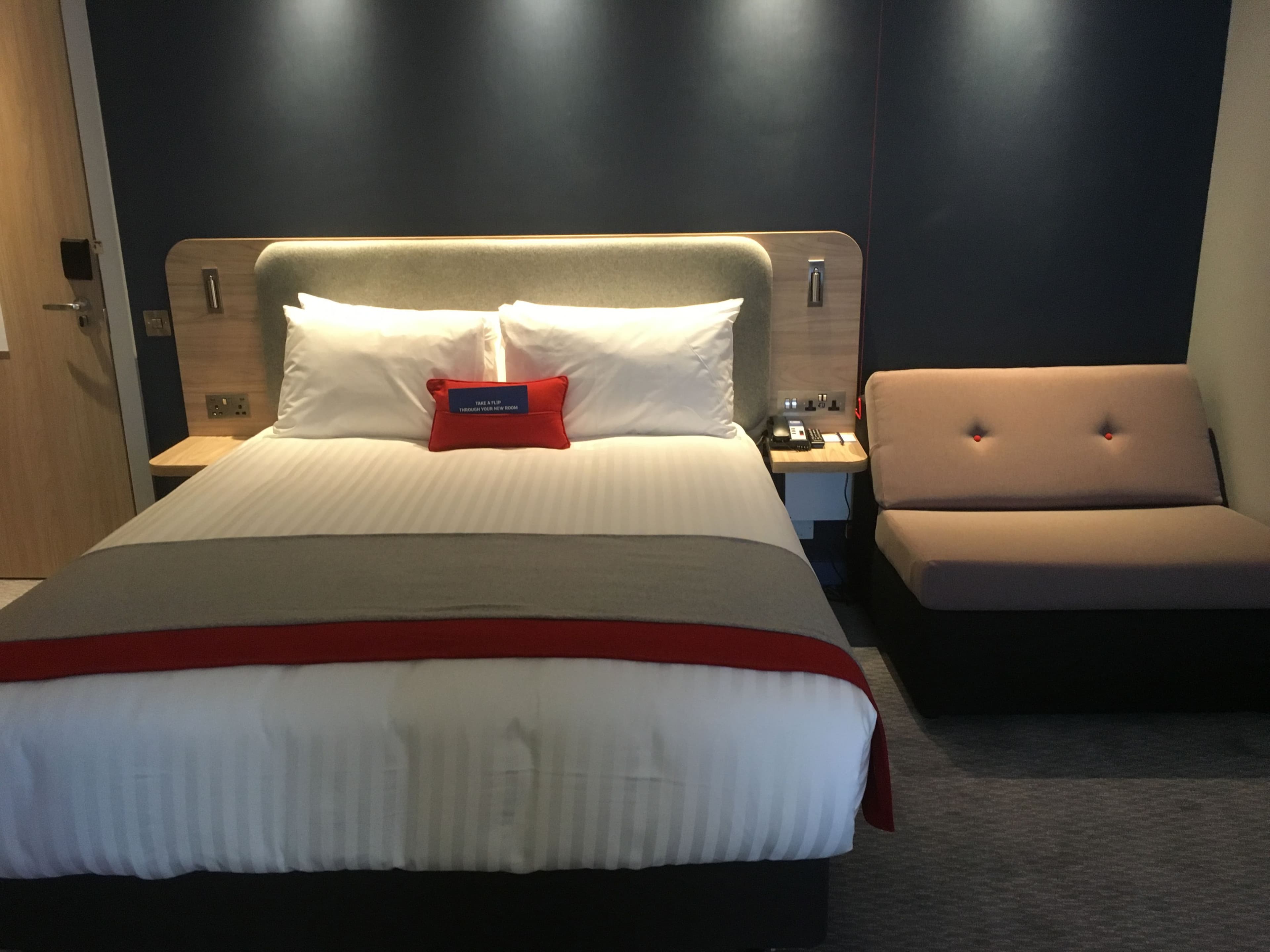 Holiday Inn Express St. Albans - M25, Jct.22 — 13