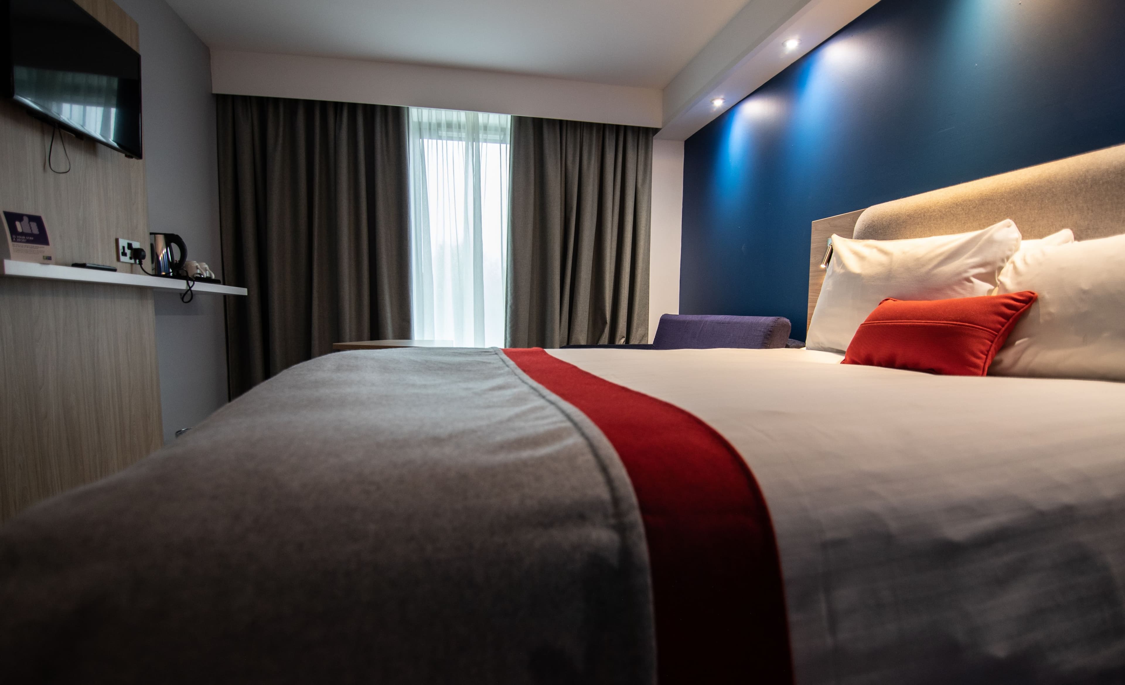Holiday Inn Express London - Stansted Airport - Image 3