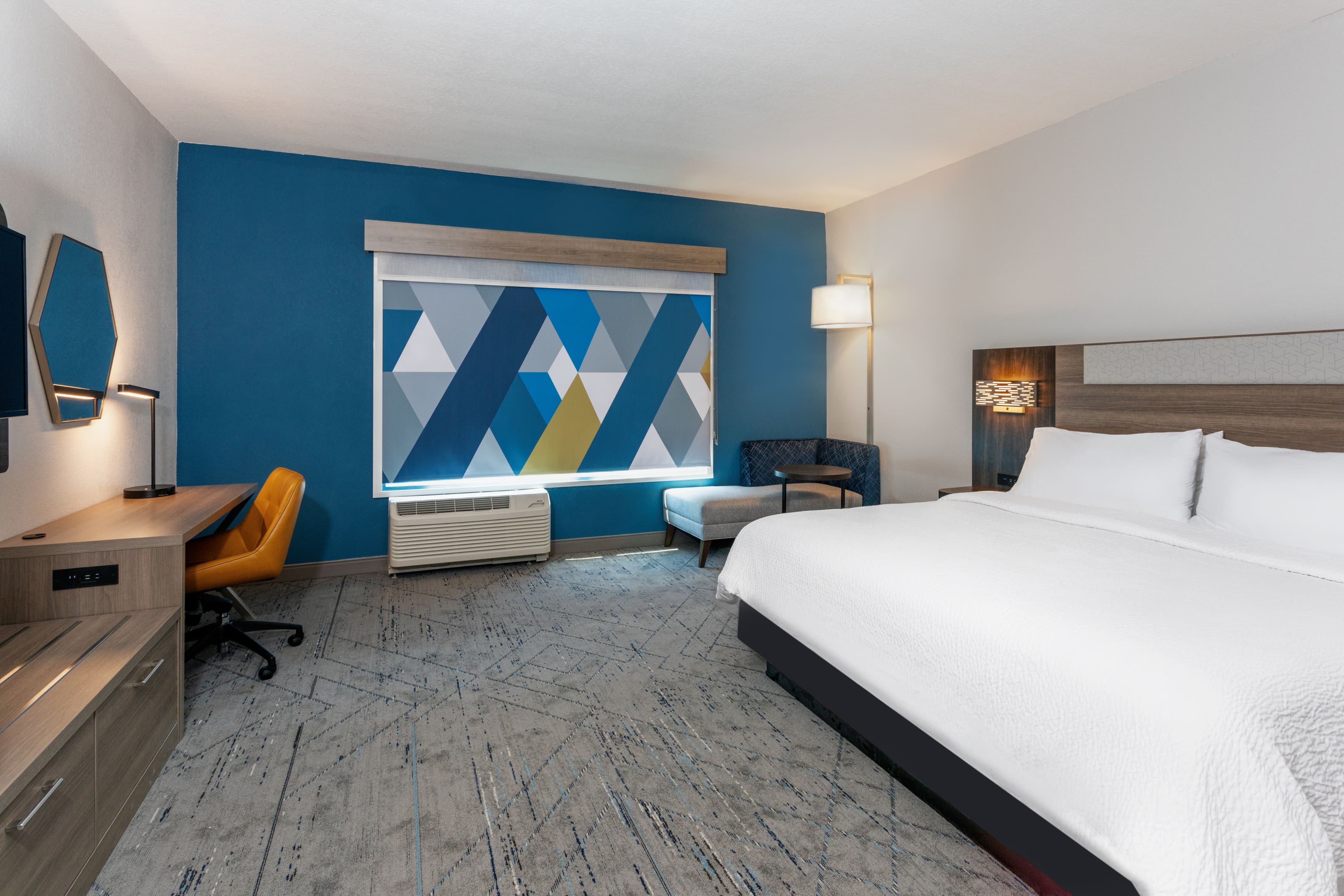 Holiday Inn Express Starke - Image 4
