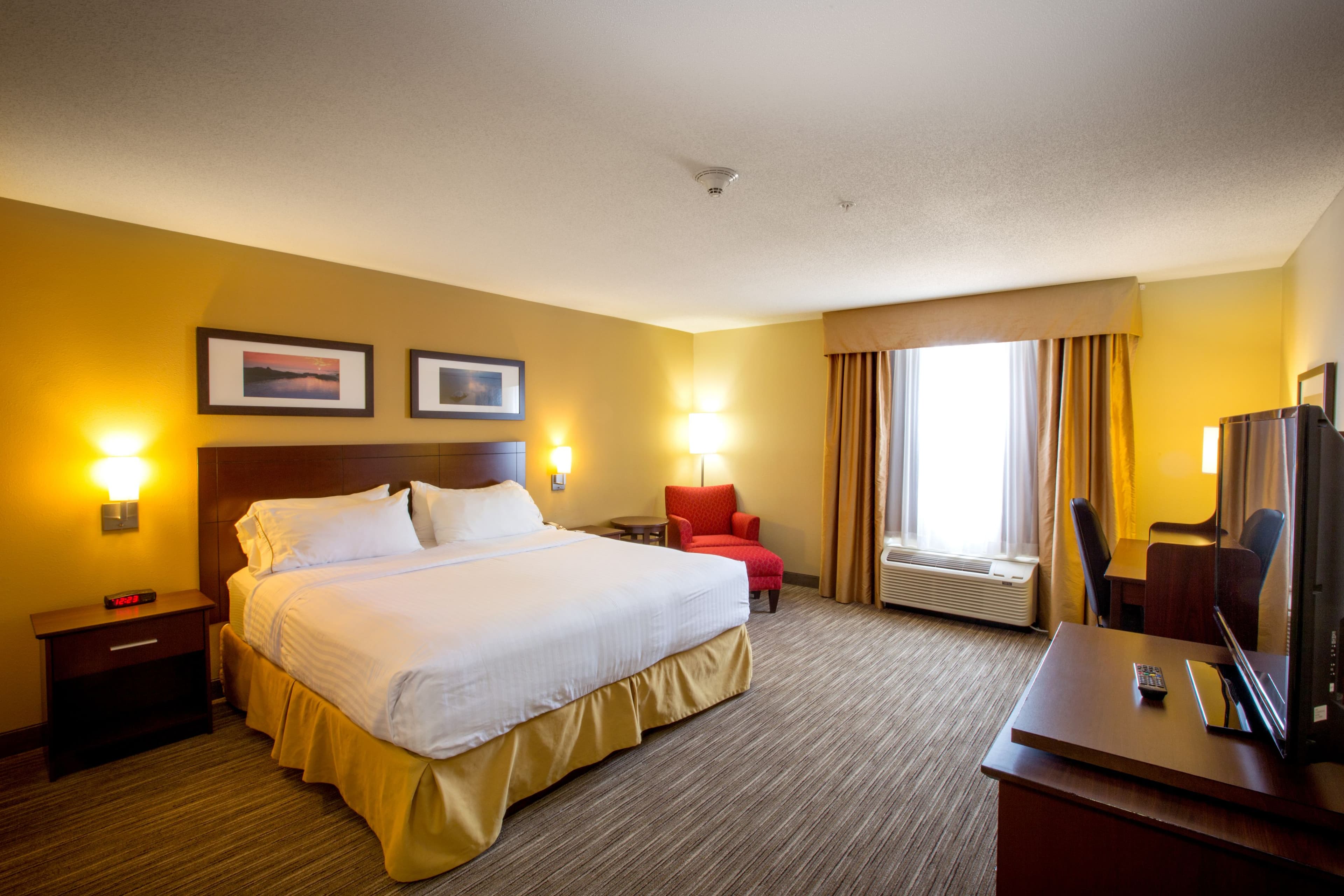 Holiday Inn Express Stellarton-New Glasgow - Image 3