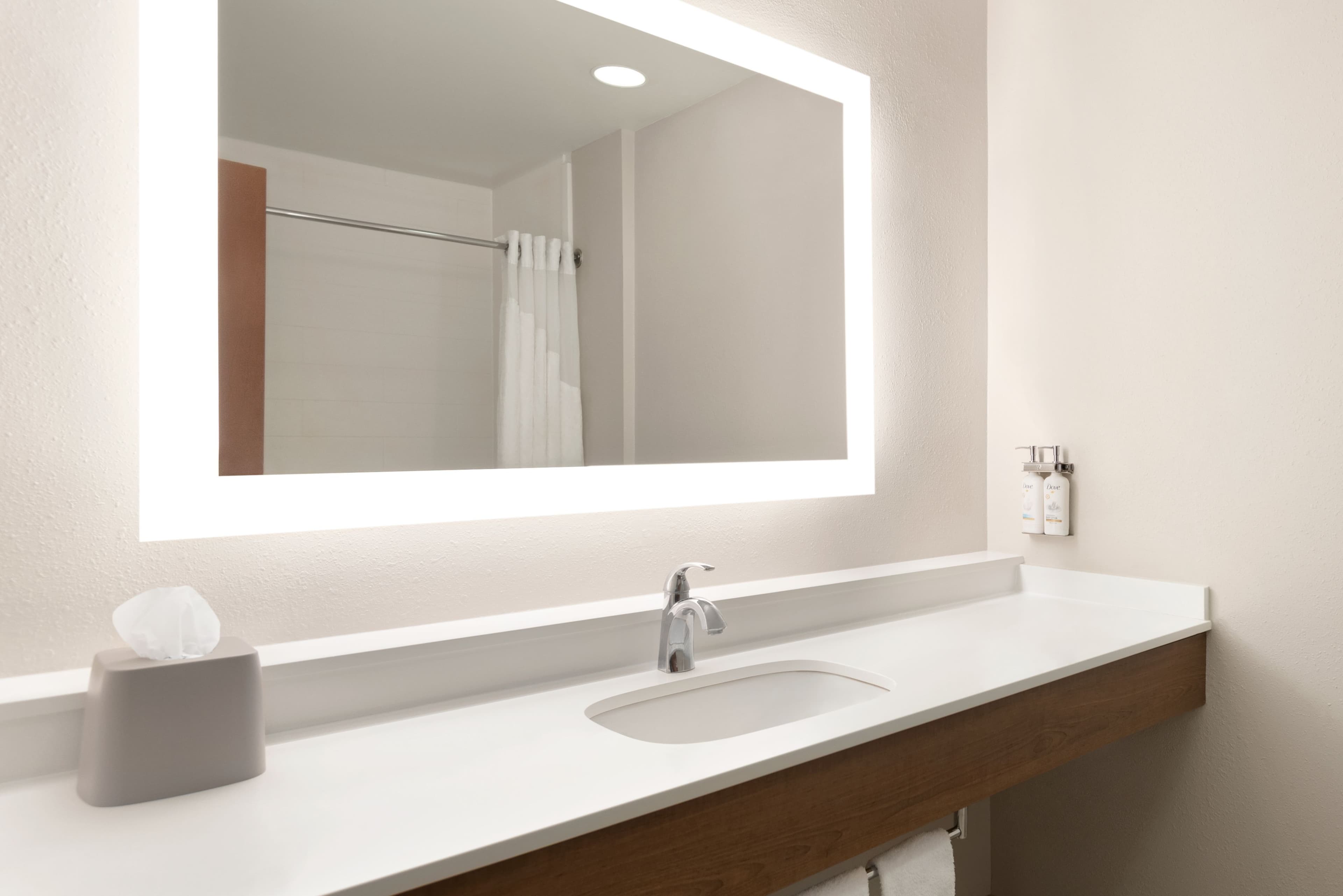 Holiday Inn Express Winchester South Stephens City - Image 3