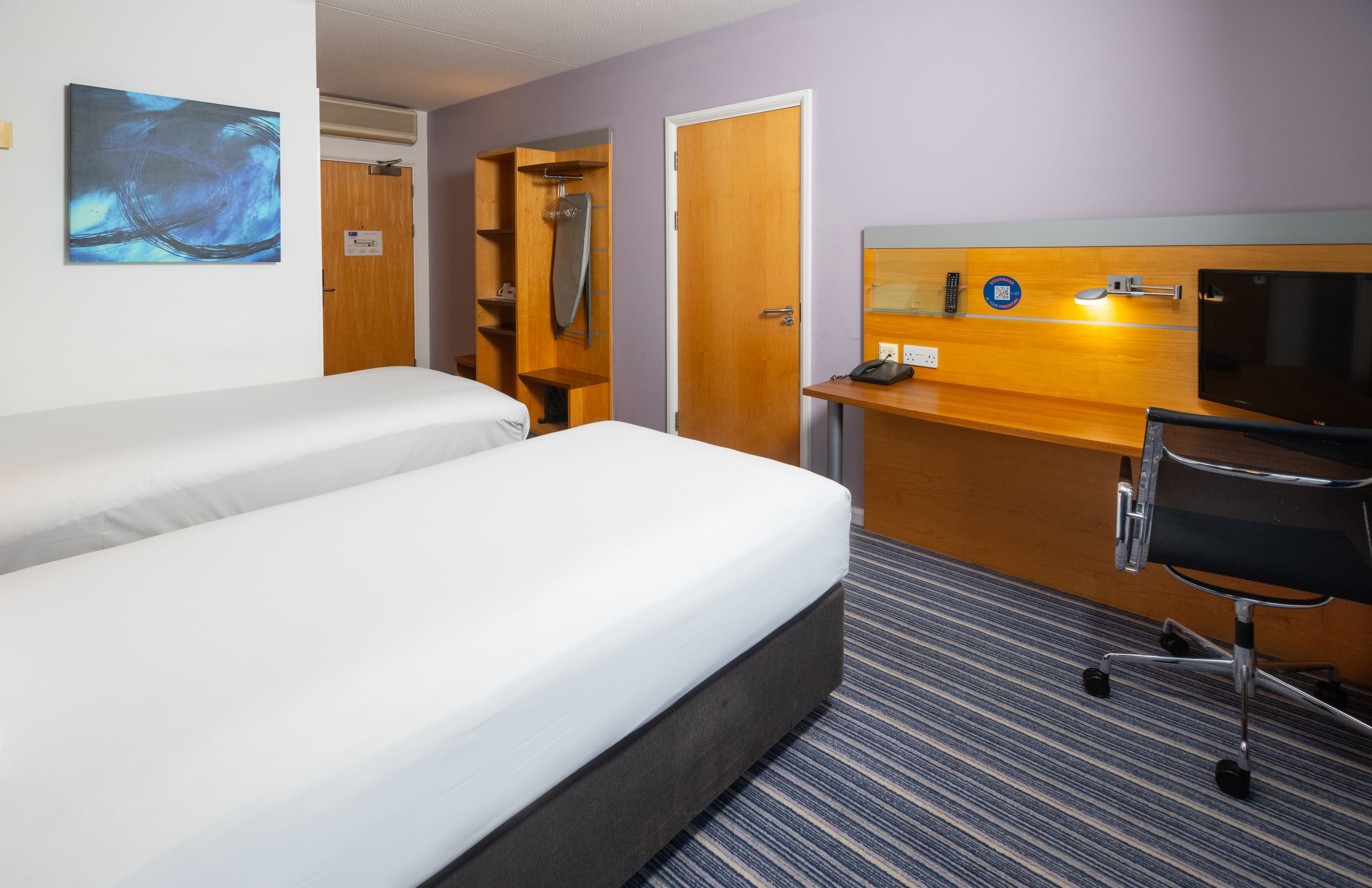 Holiday Inn Express Stevenage — 40