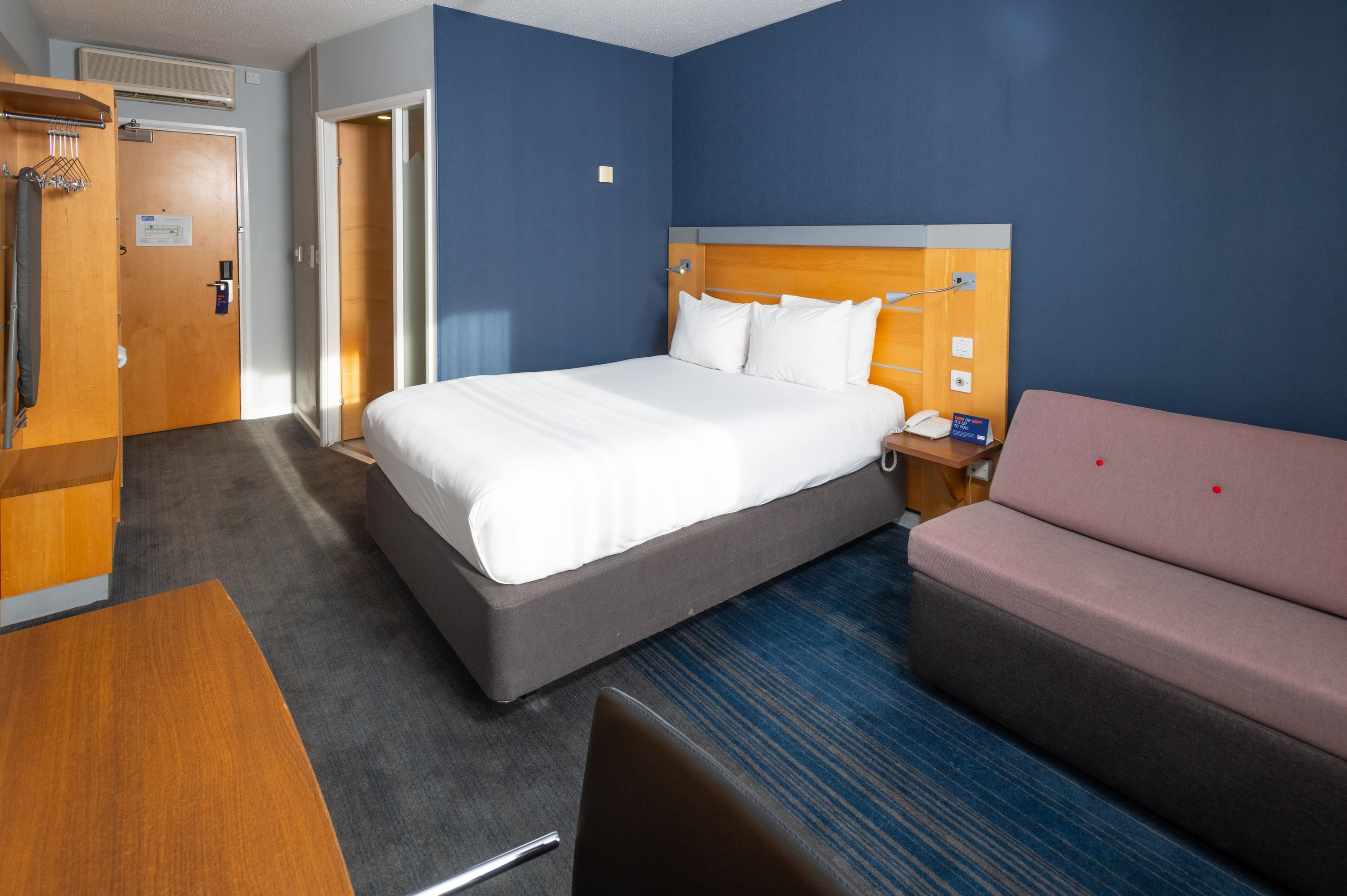 Holiday Inn Express Stevenage — 9