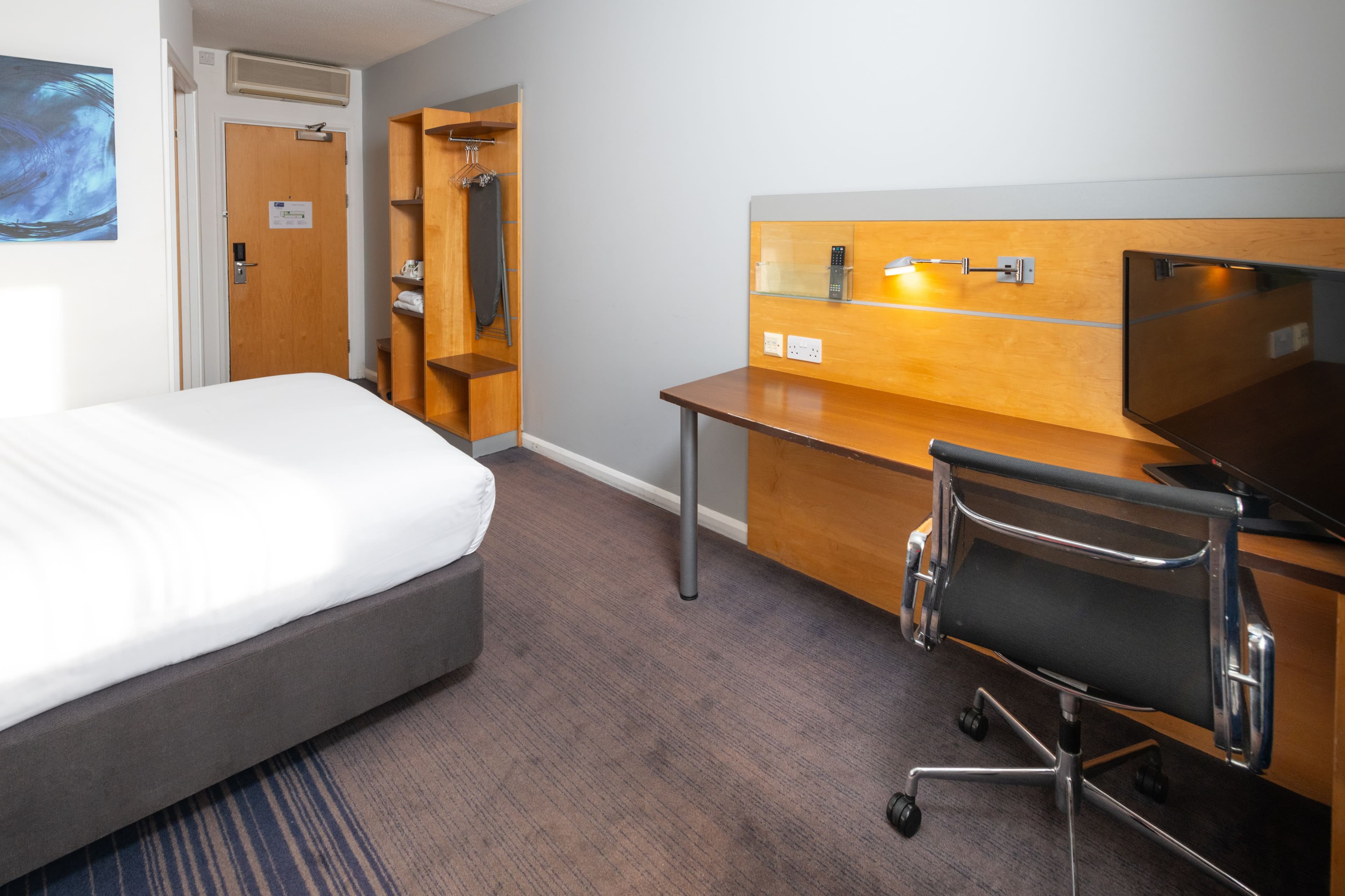 Holiday Inn Express Stevenage — 10