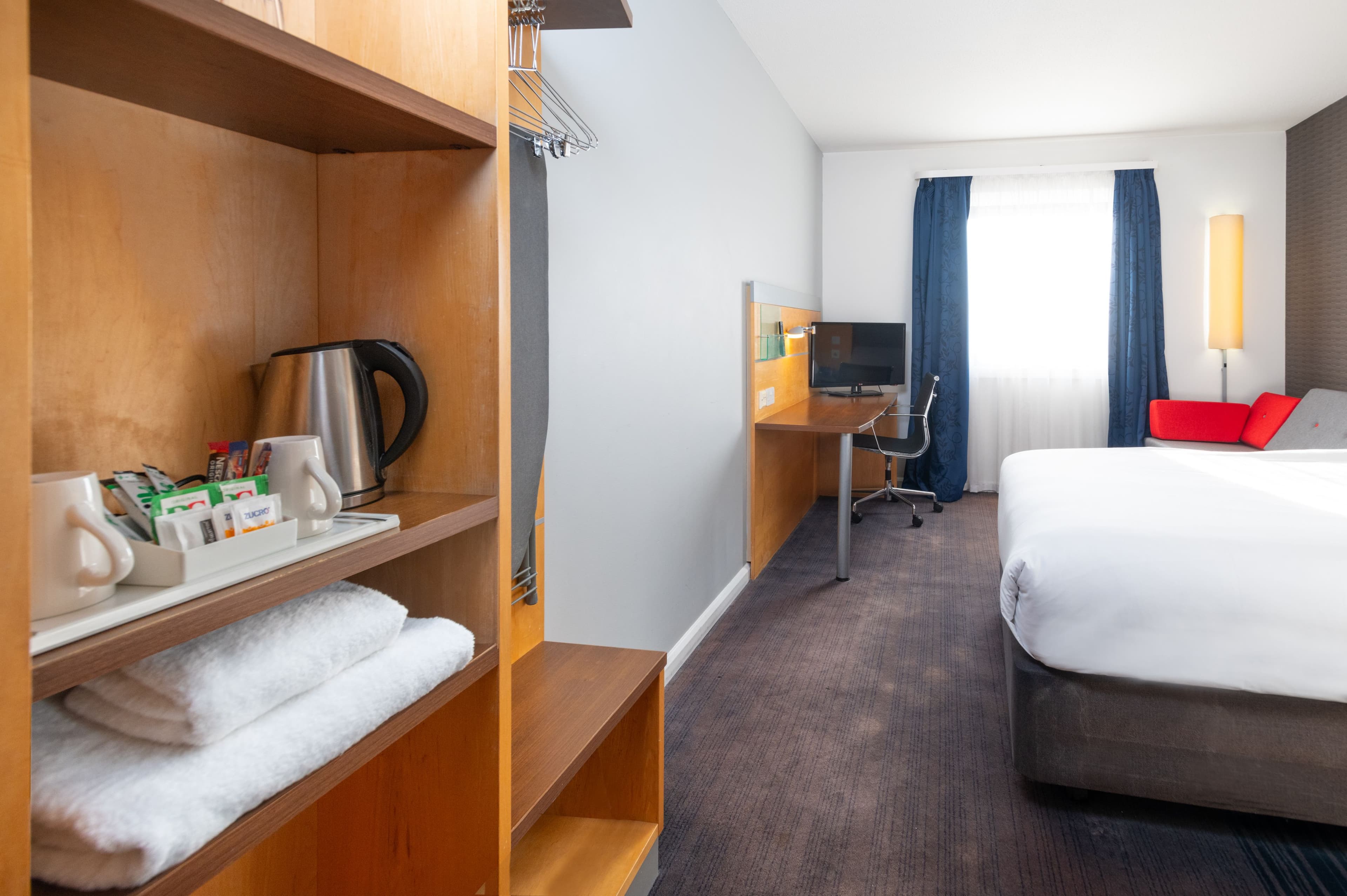 Holiday Inn Express Stevenage — 19