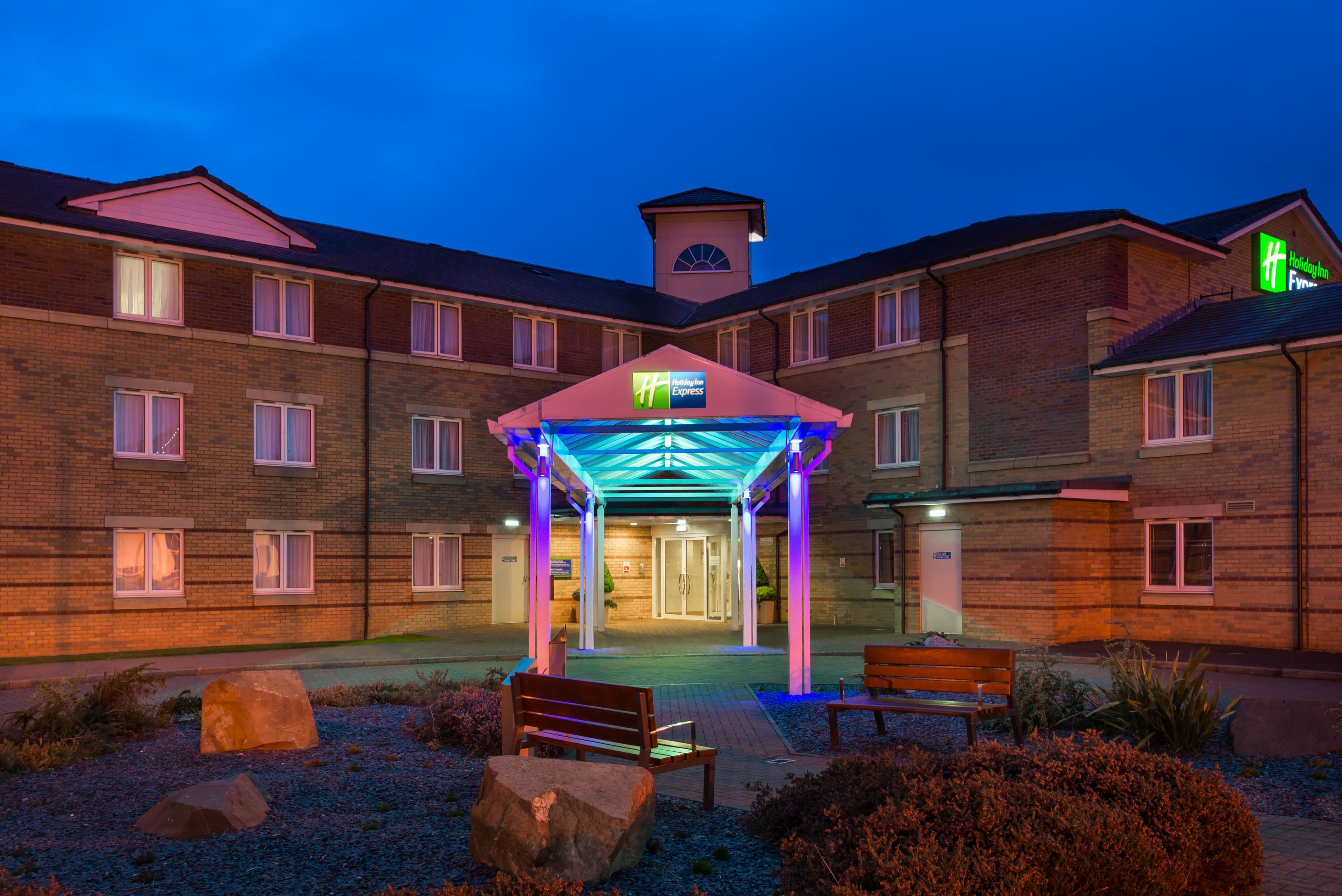 Holiday Inn Express Stirling - Image 1