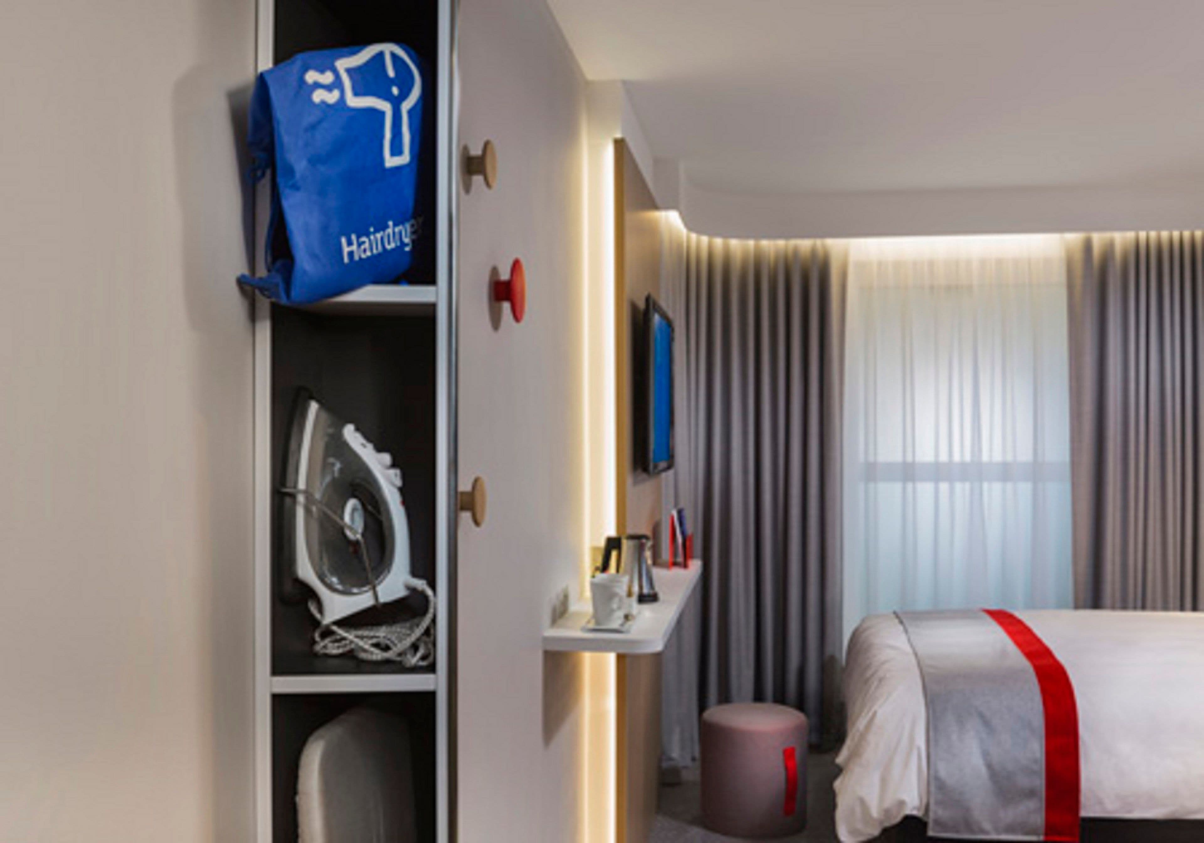 Holiday Inn Express Stockport — 8