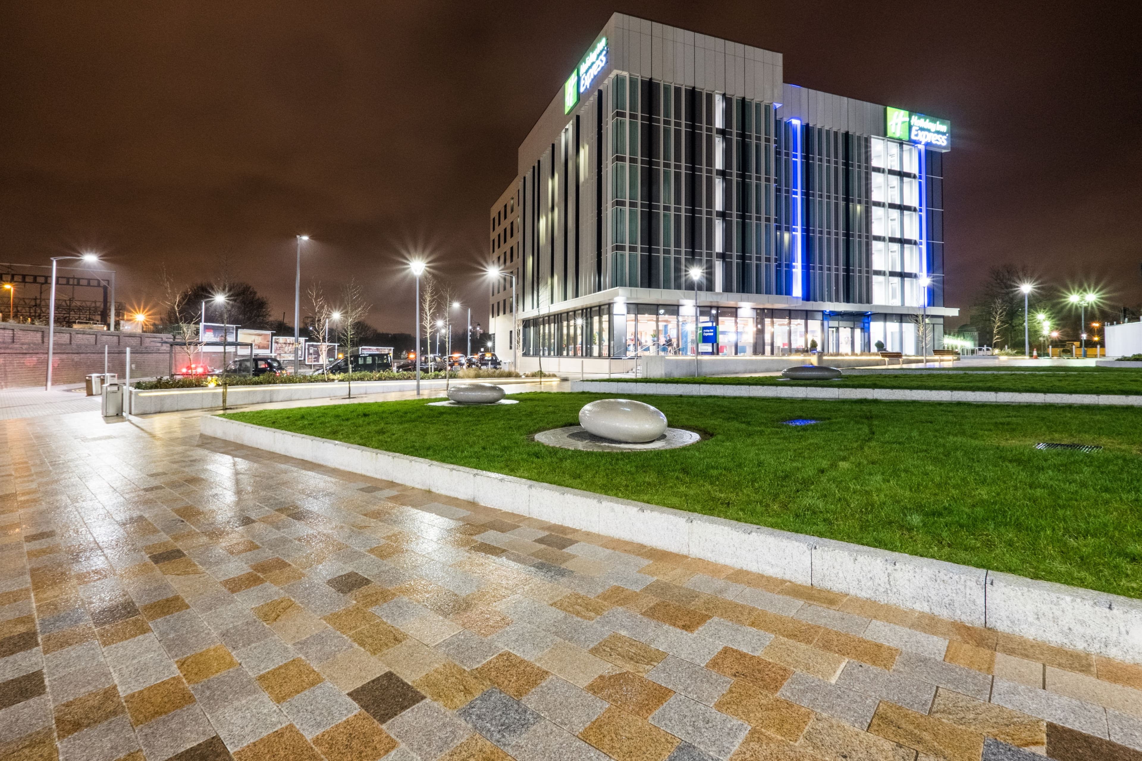 Holiday Inn Express Stockport - Image 1