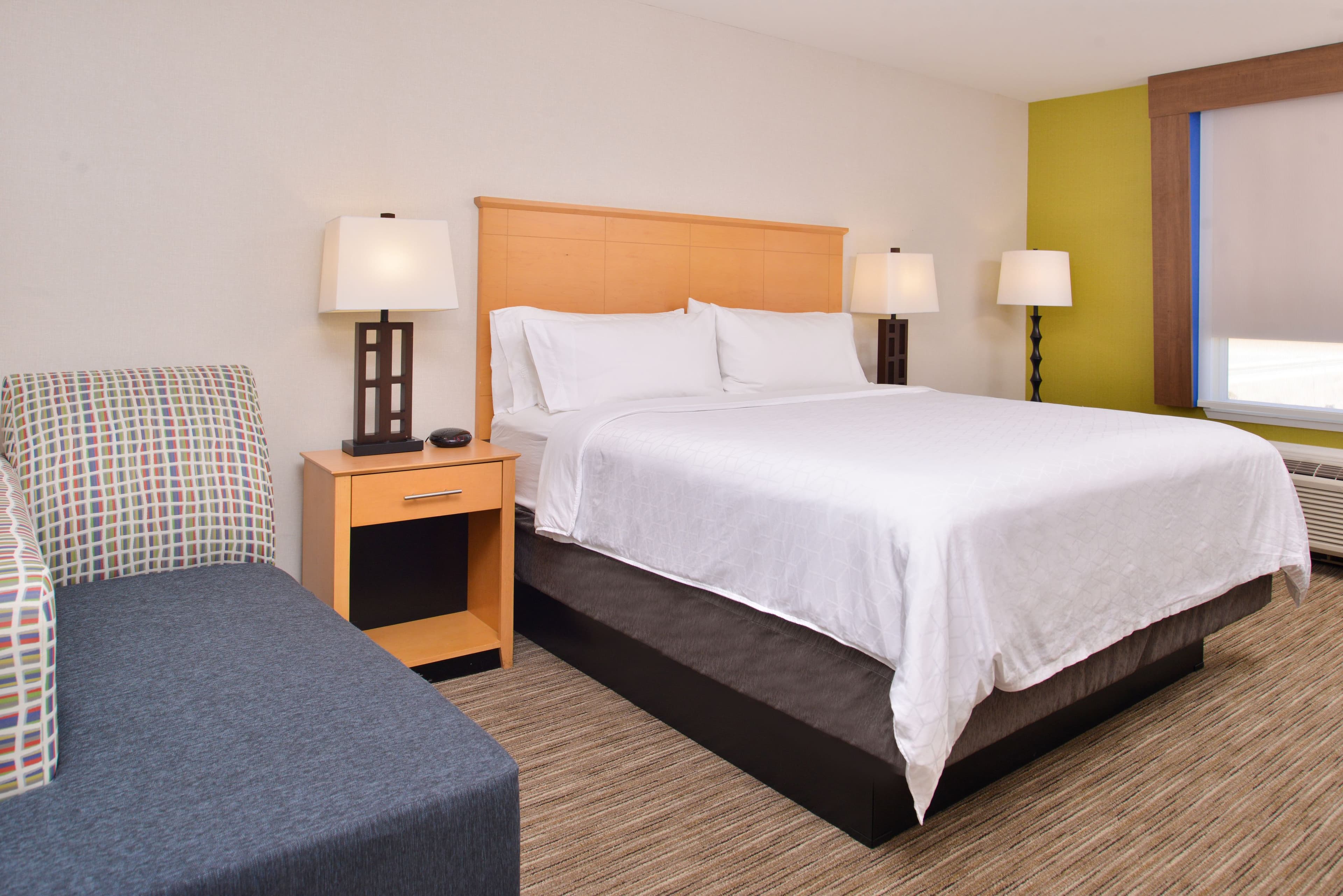 Holiday Inn Express Stockton Southeast - Image 3