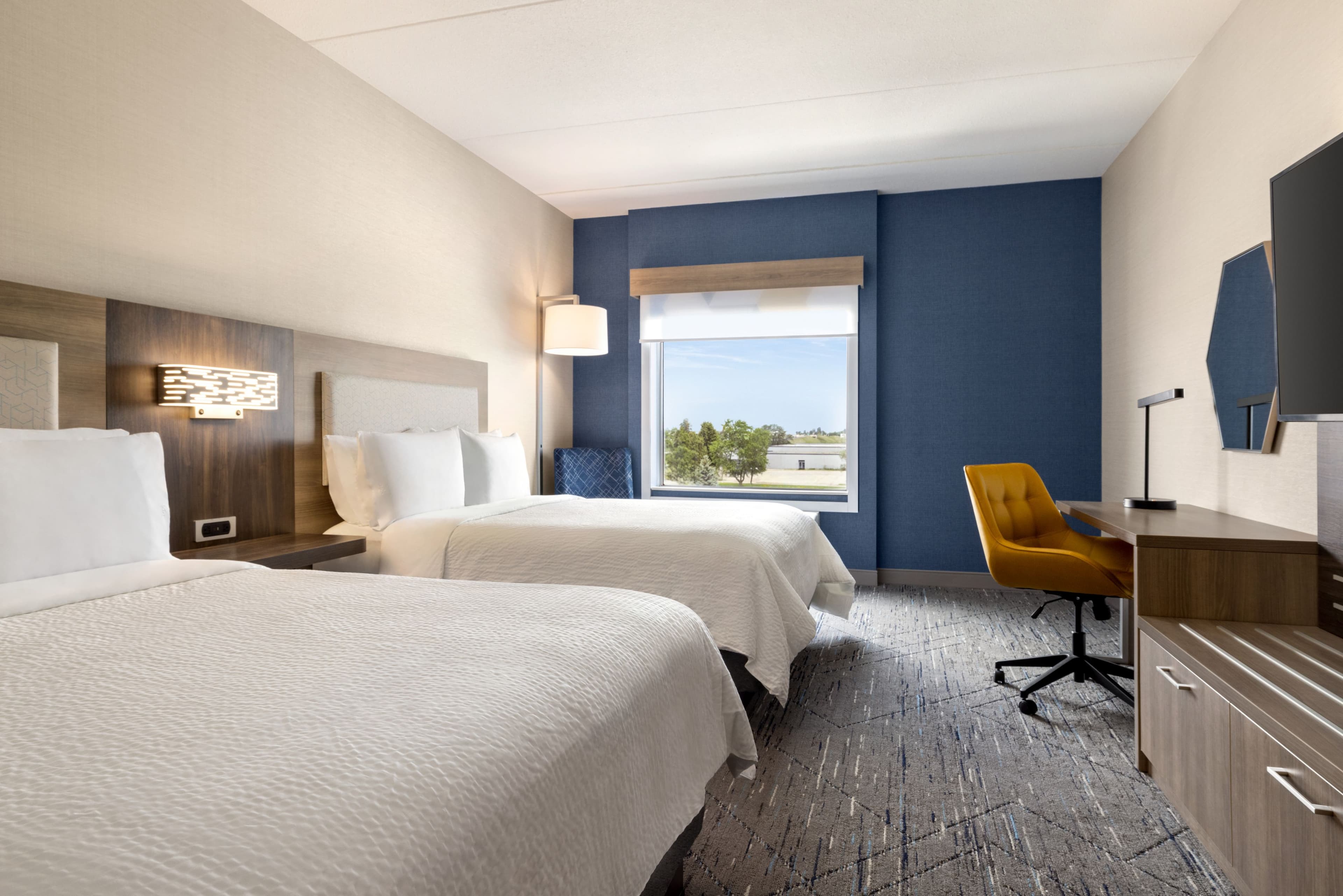 Holiday Inn Express Strathroy — 24
