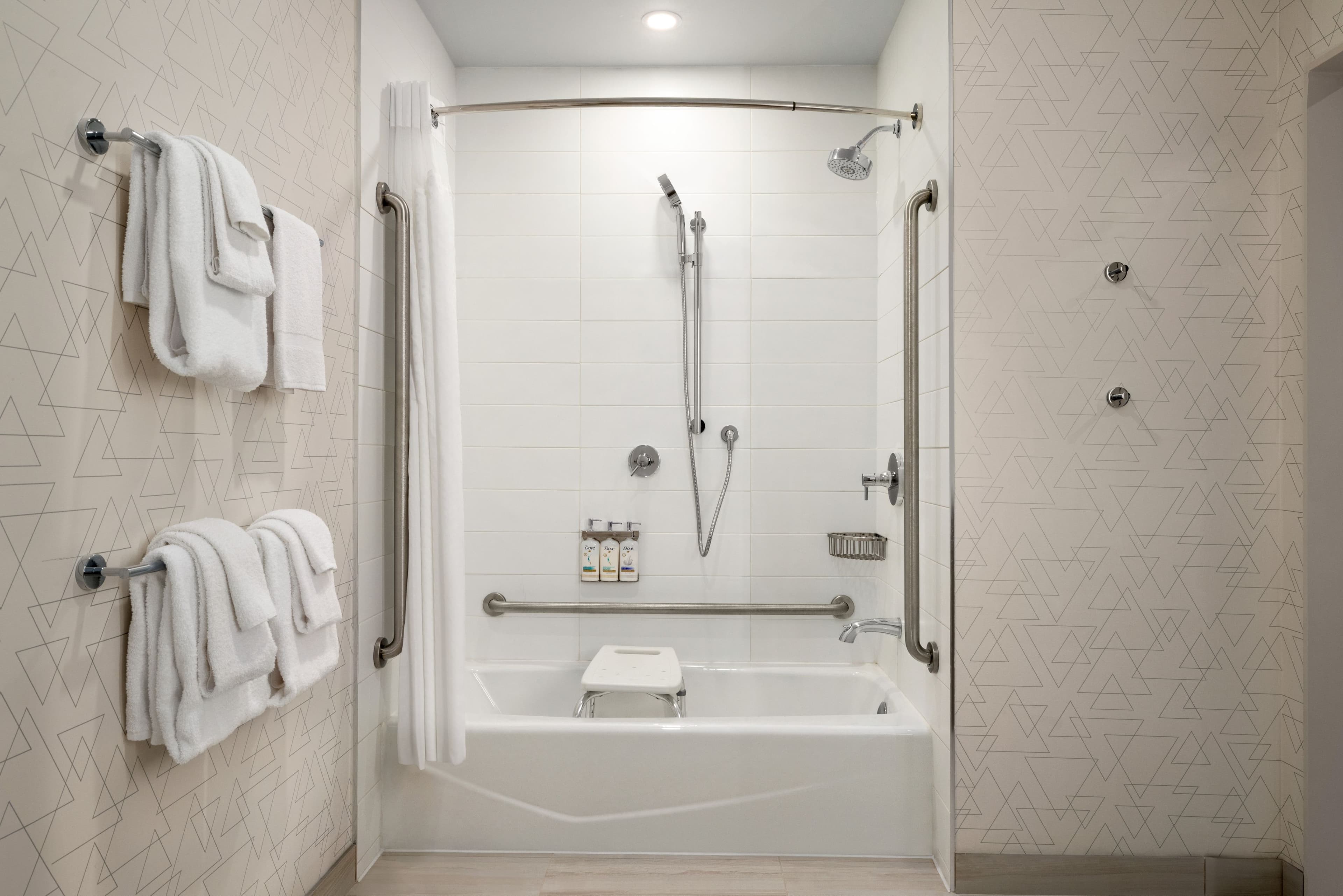 Holiday Inn Express Strathroy — 10