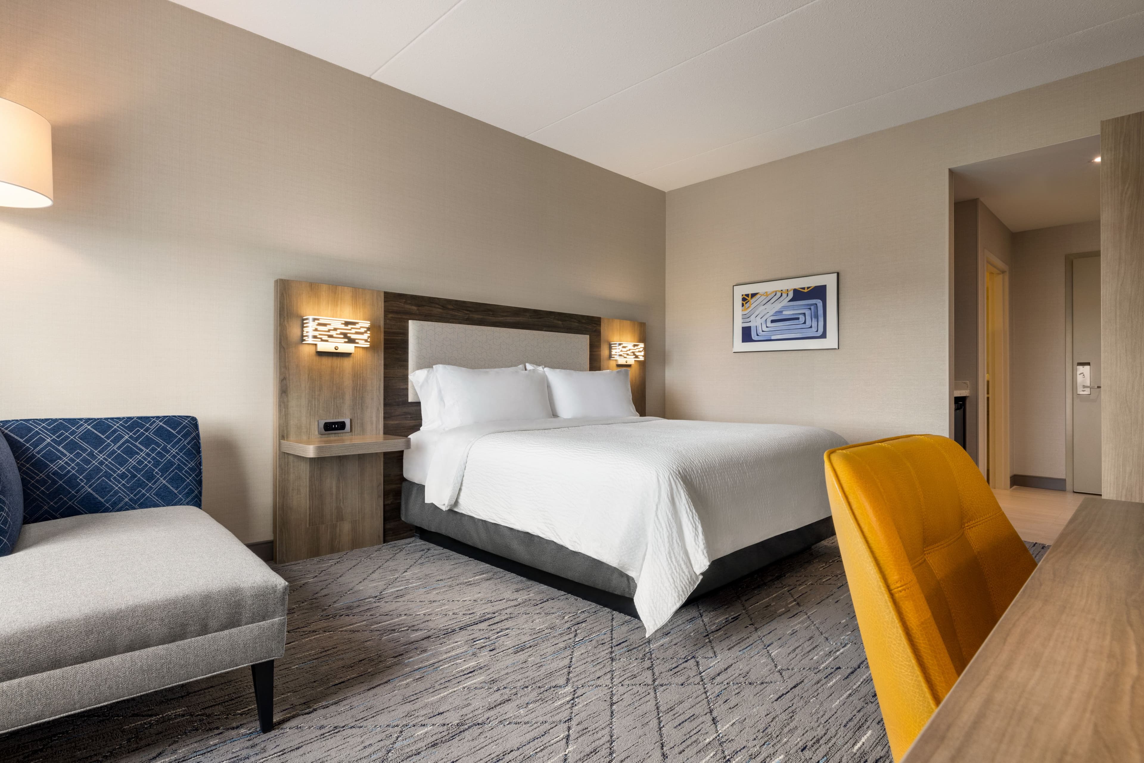 Holiday Inn Express Strathroy — 13