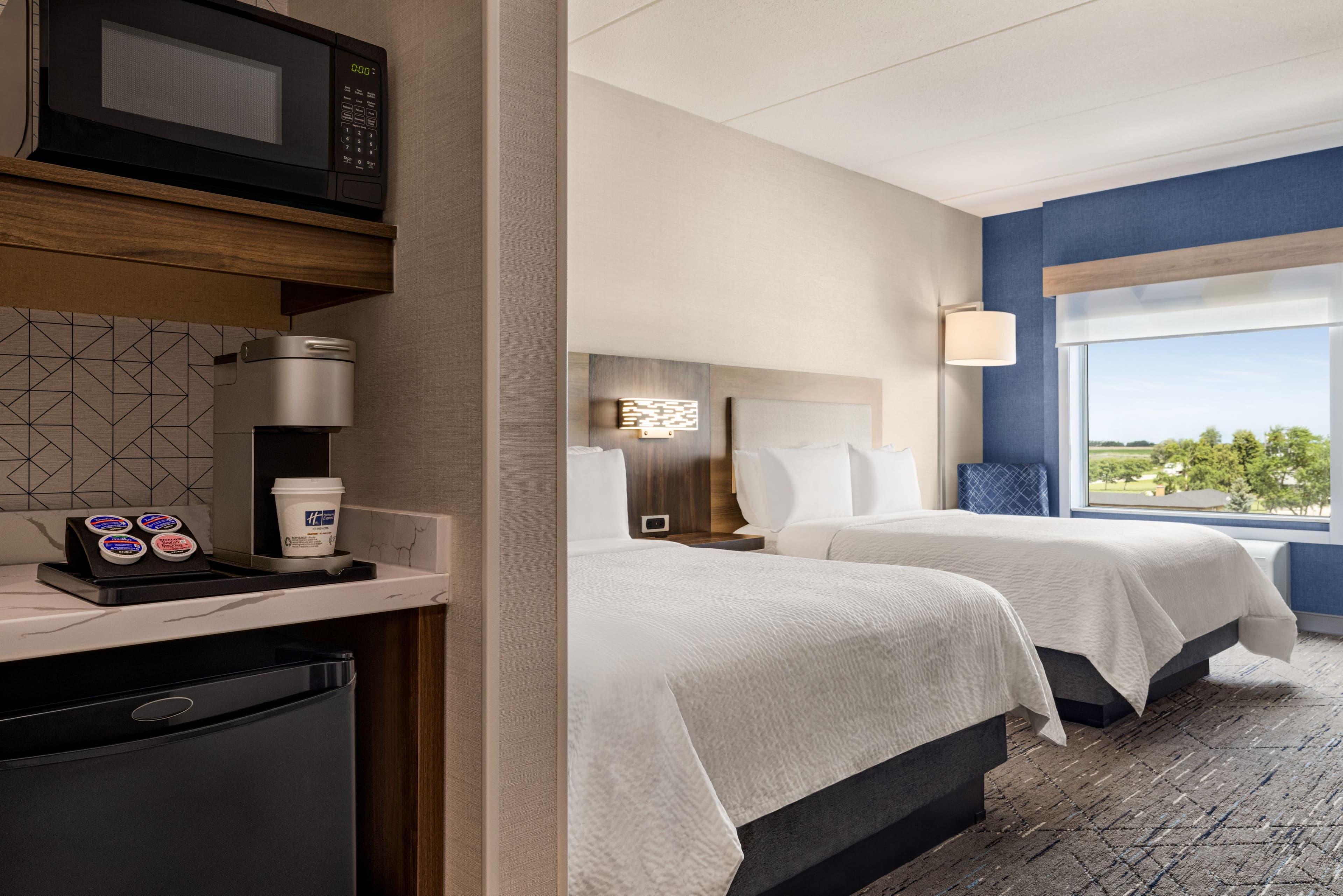 Holiday Inn Express Strathroy — 21