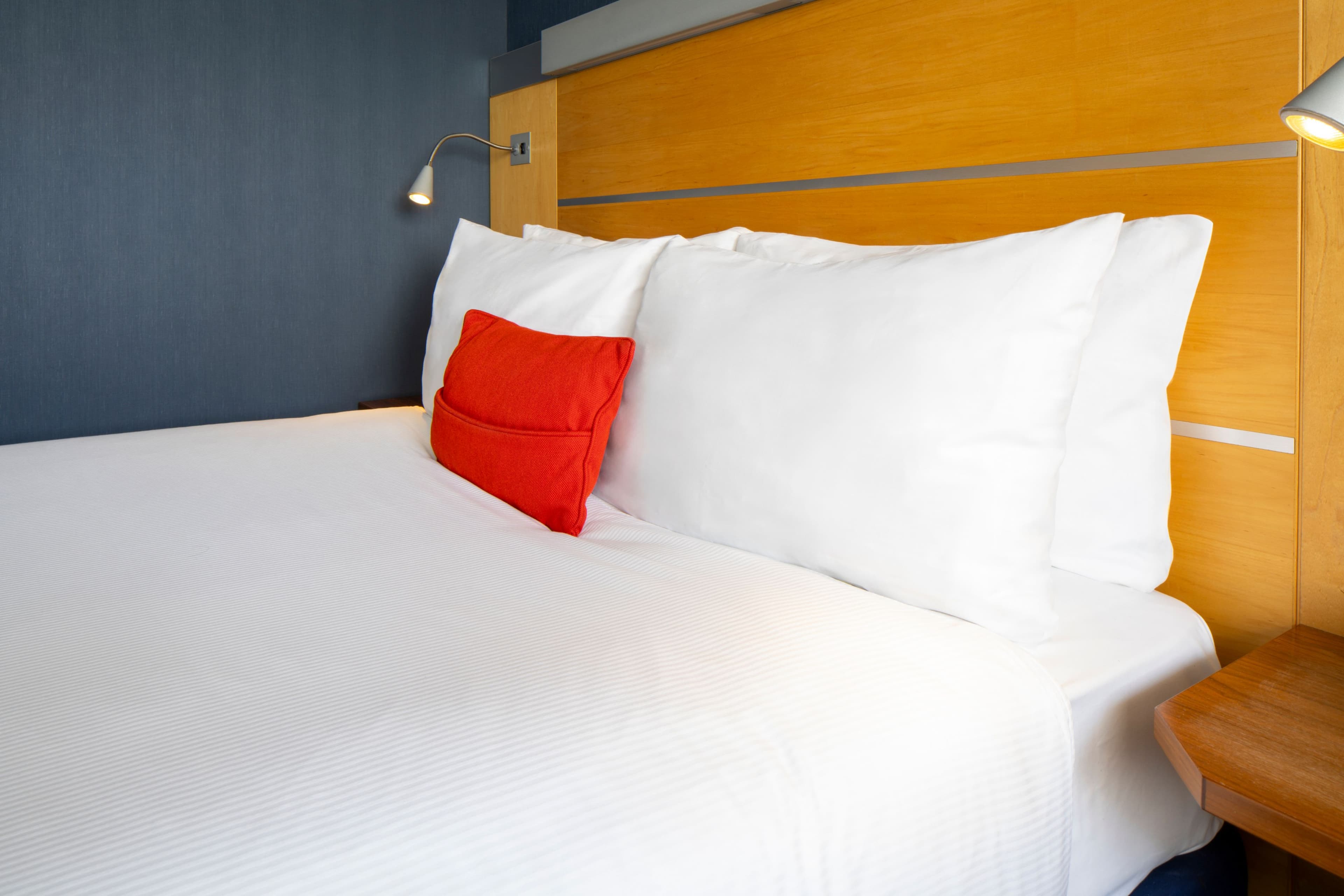 Holiday Inn Express London - Epsom Downs — 8