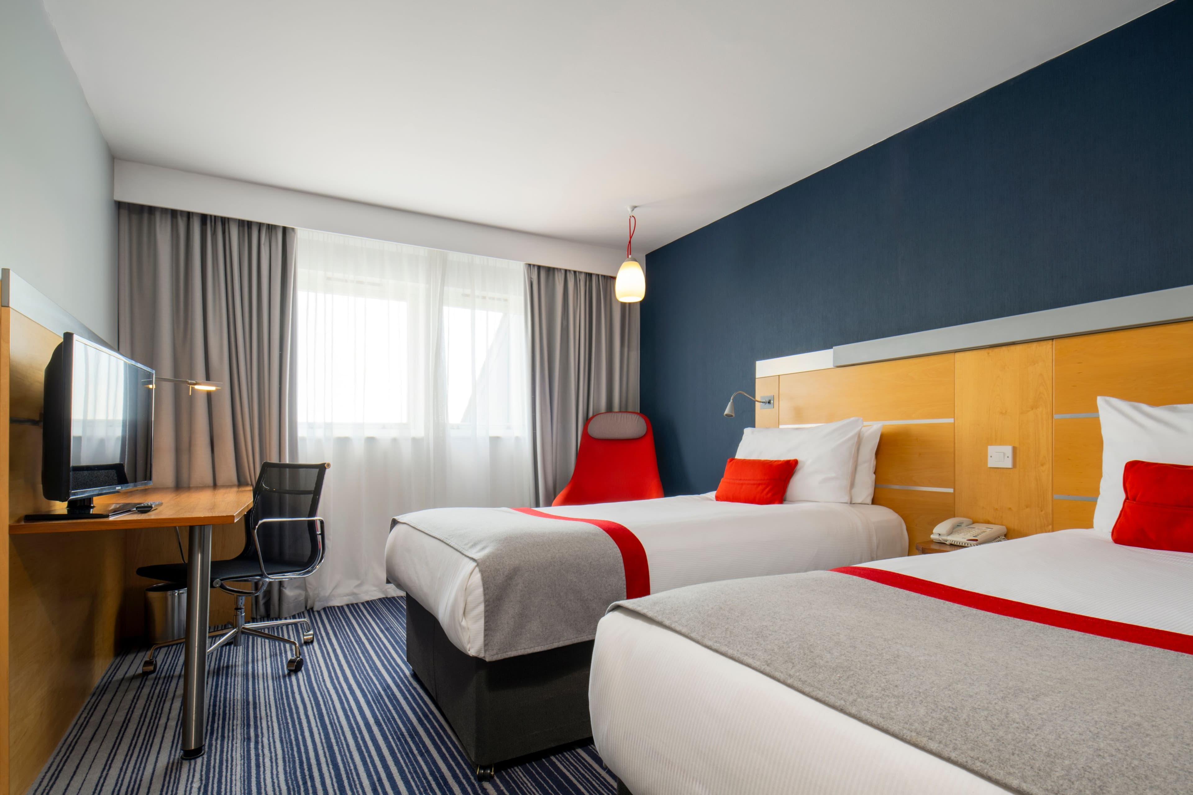 Holiday Inn Express London - Epsom Downs — 38