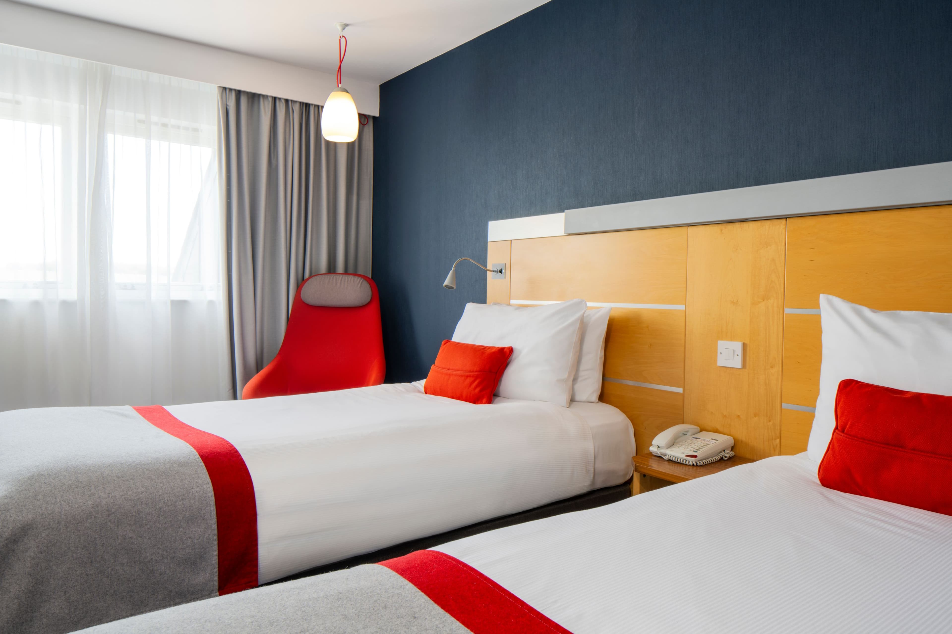 Holiday Inn Express London - Epsom Downs — 40