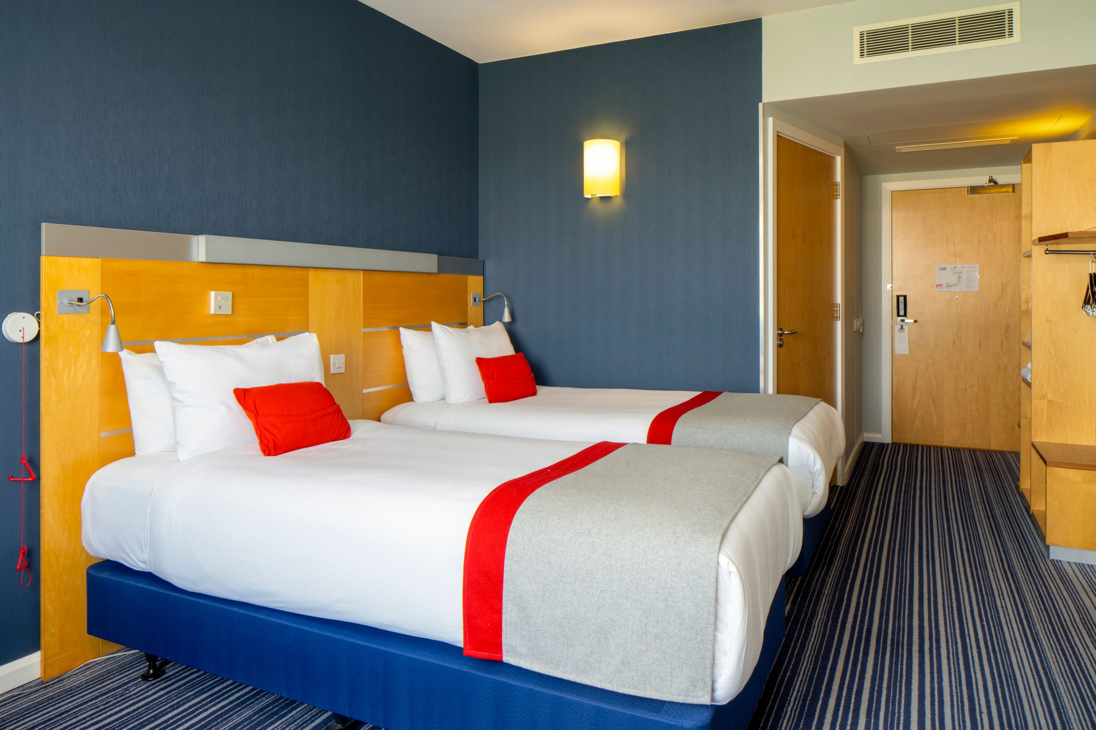 Holiday Inn Express London - Epsom Downs — 43