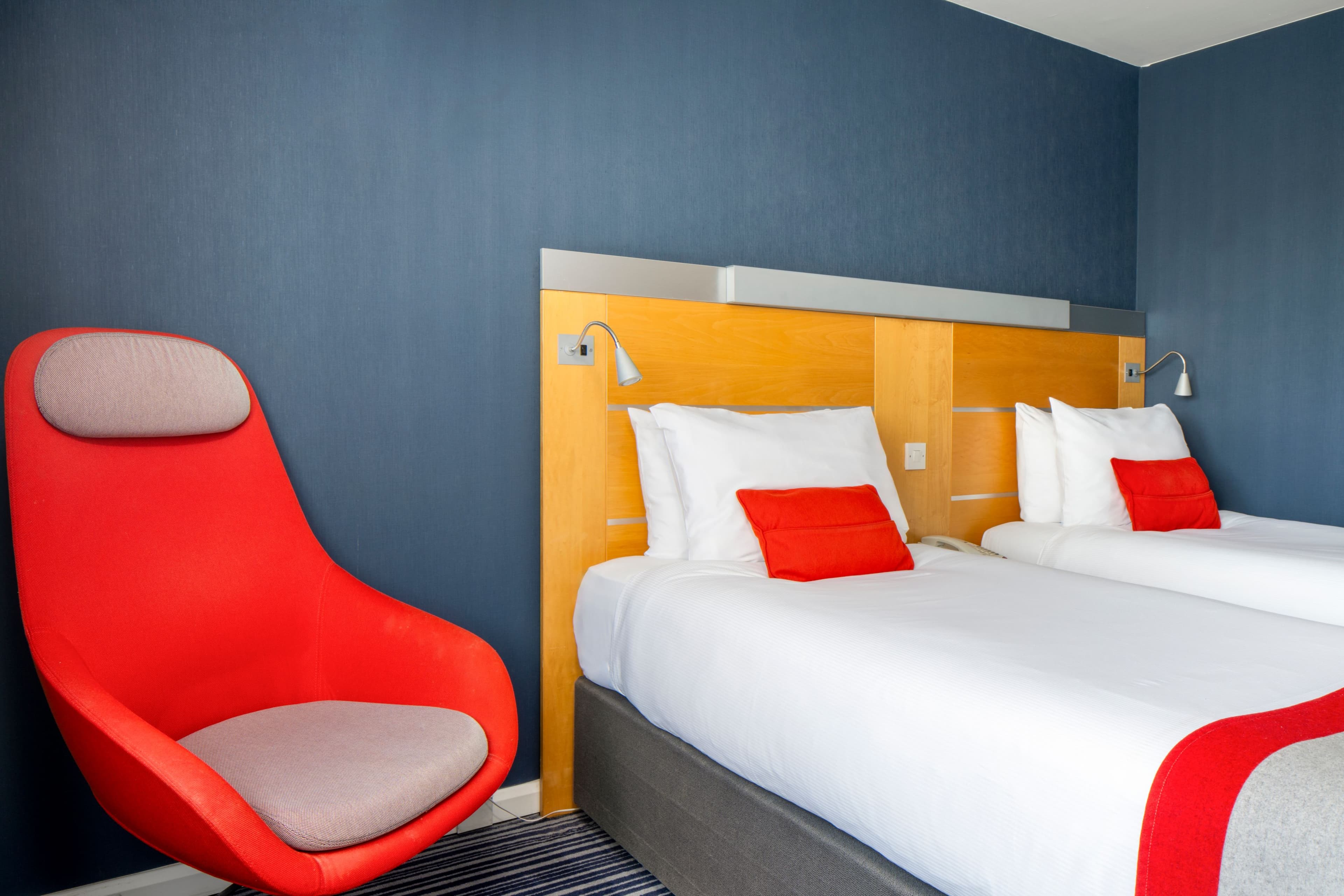 Holiday Inn Express London - Epsom Downs — 41