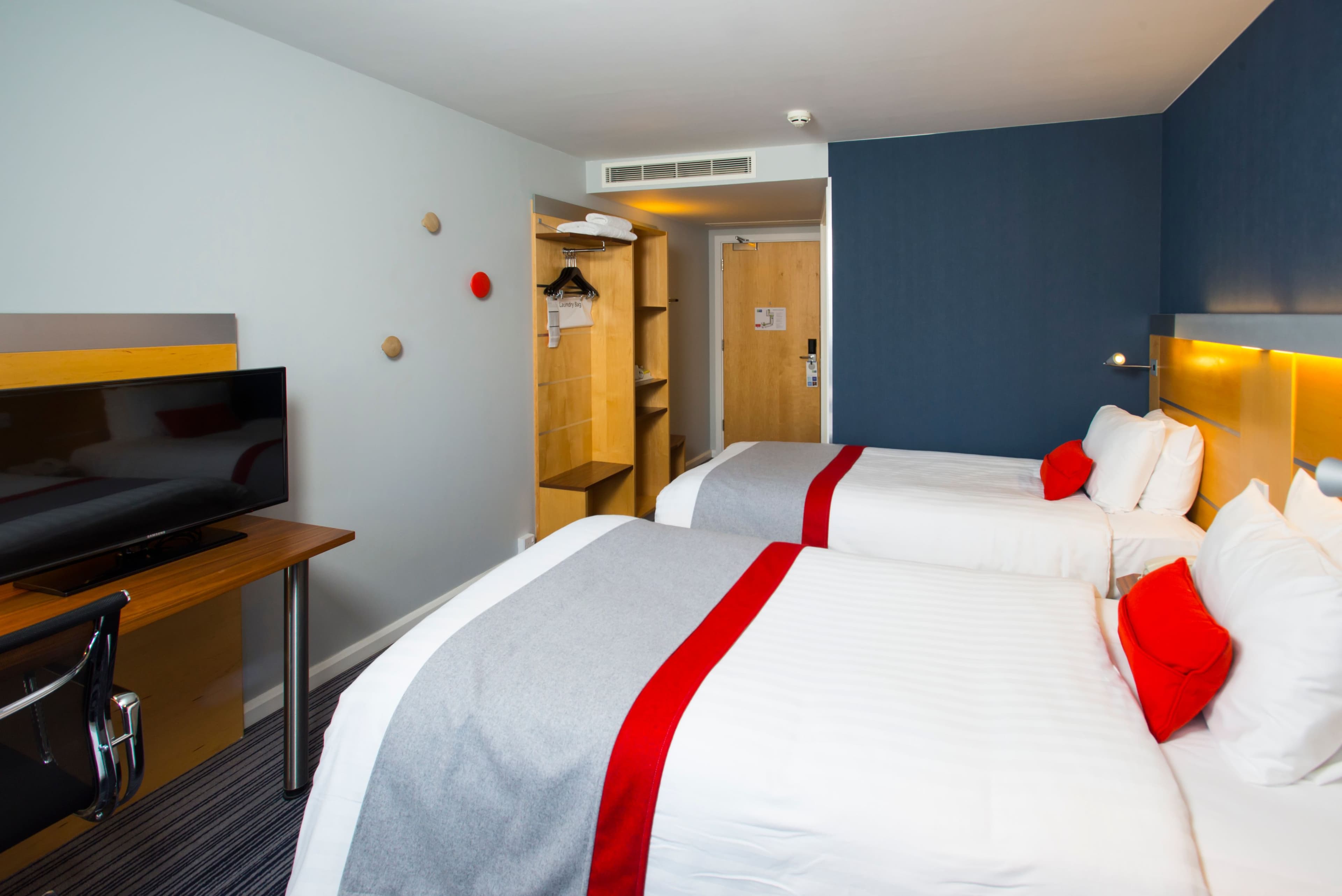 Holiday Inn Express London - Epsom Downs — 36