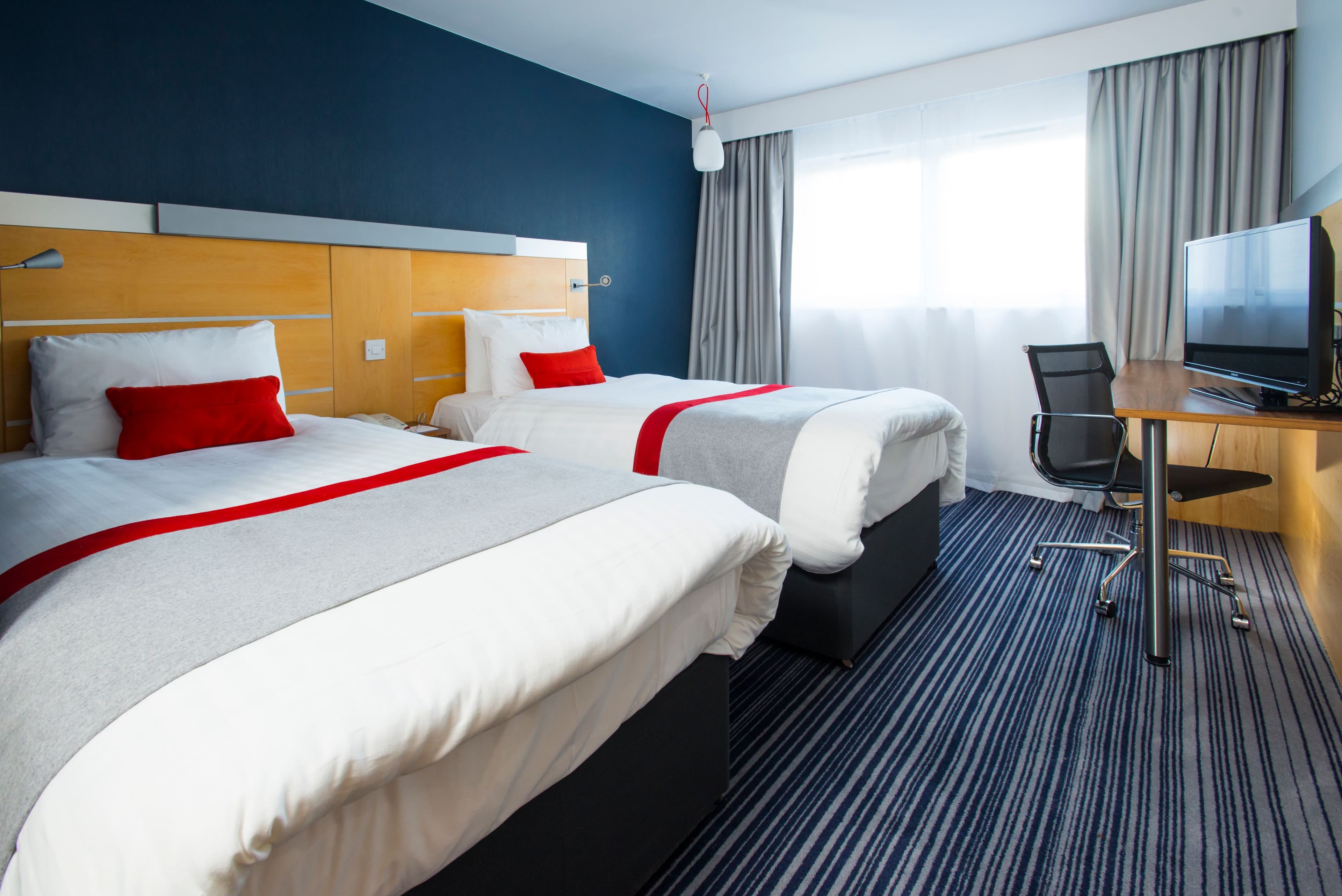 Holiday Inn Express London - Epsom Downs — 37