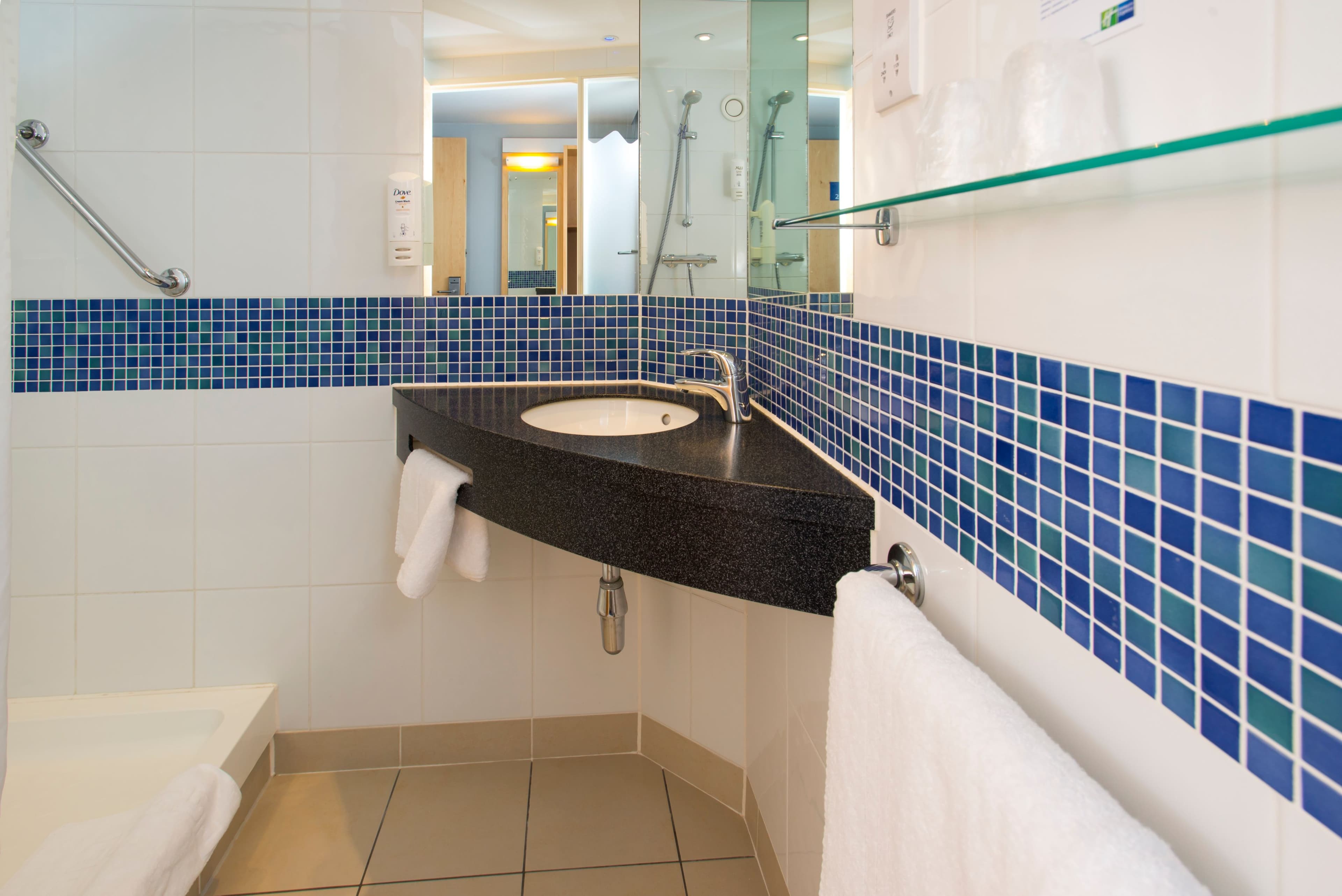 Holiday Inn Express London - Epsom Downs — 19
