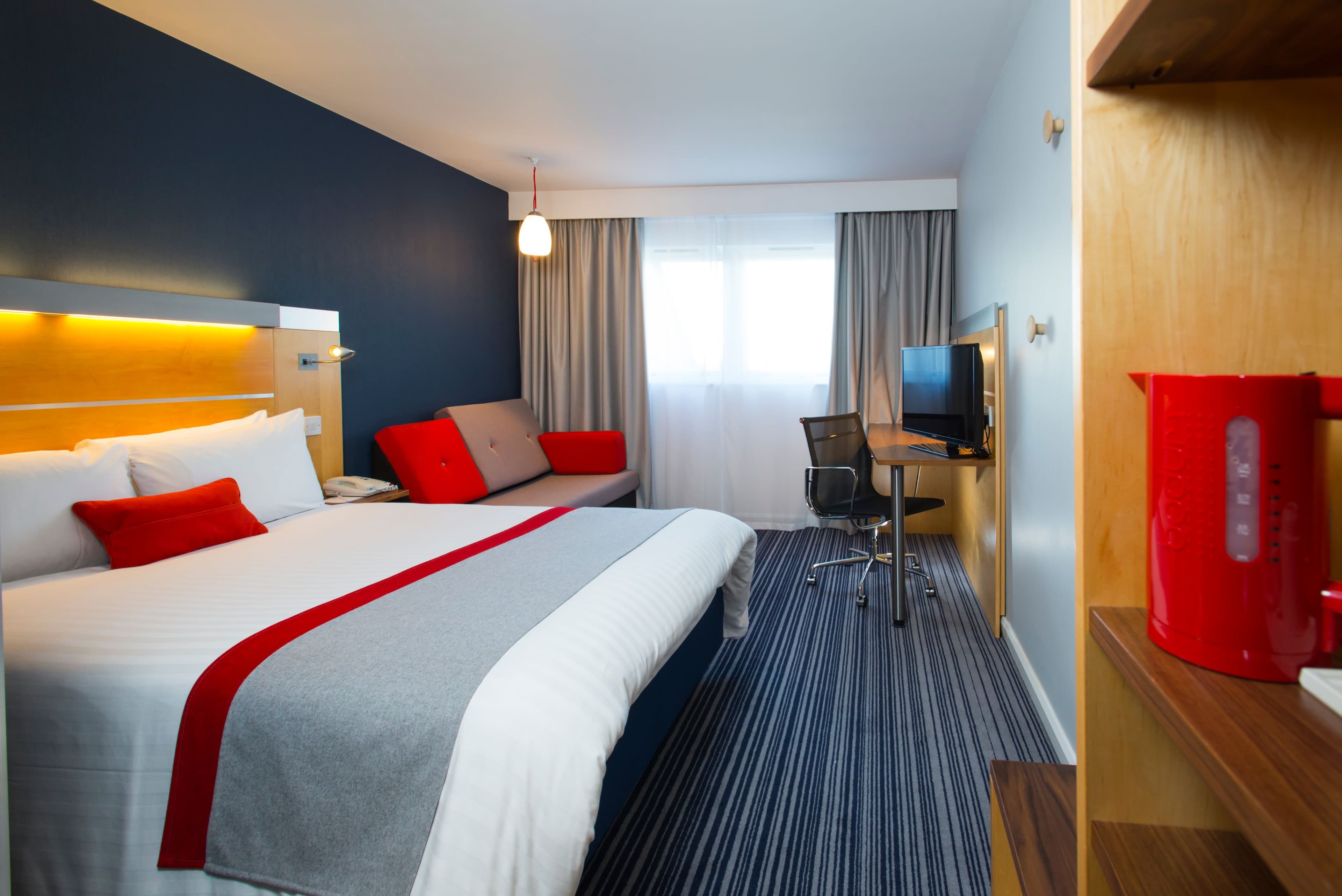 Holiday Inn Express London - Epsom Downs — 25