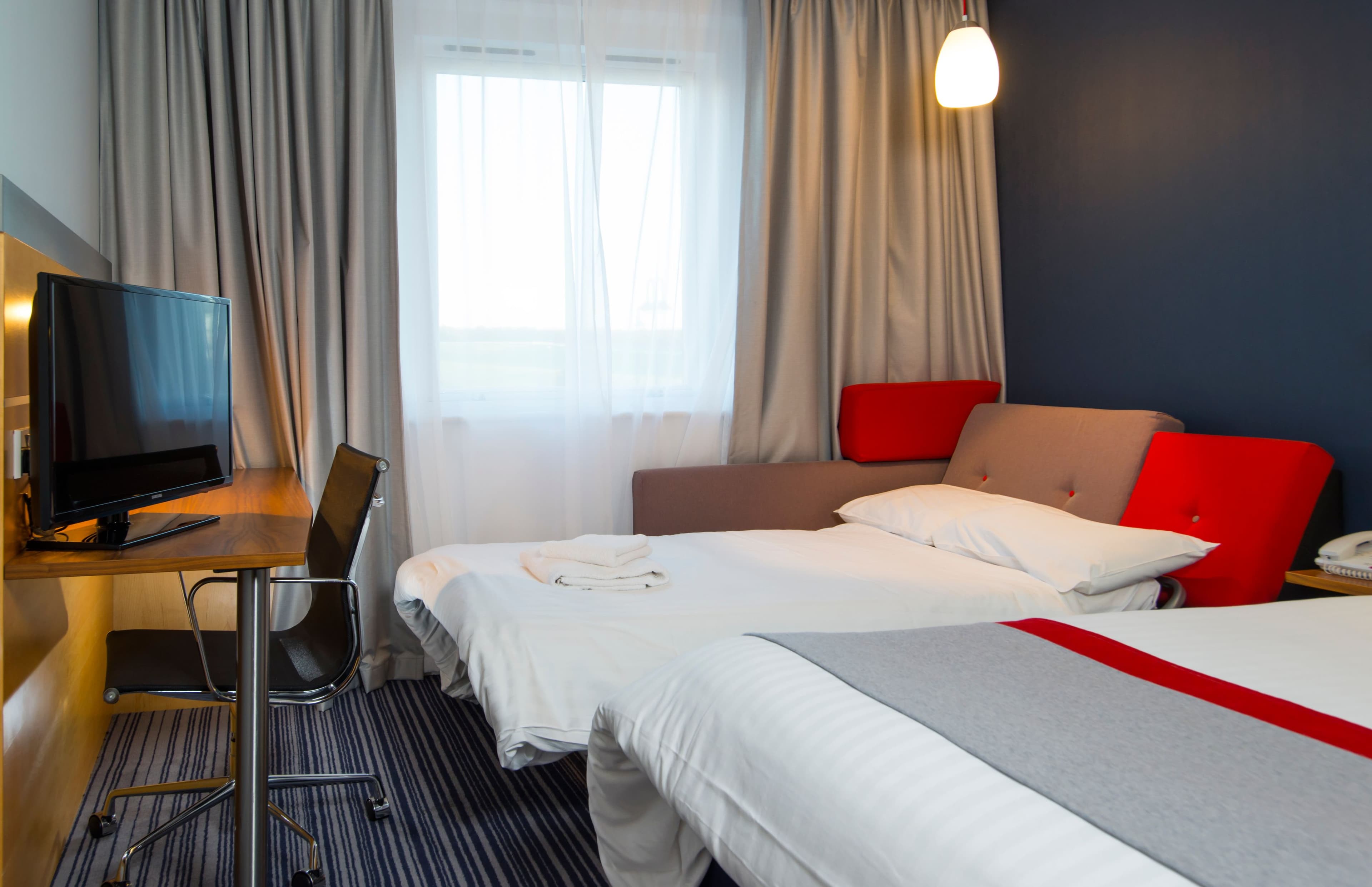 Holiday Inn Express London - Epsom Downs — 16