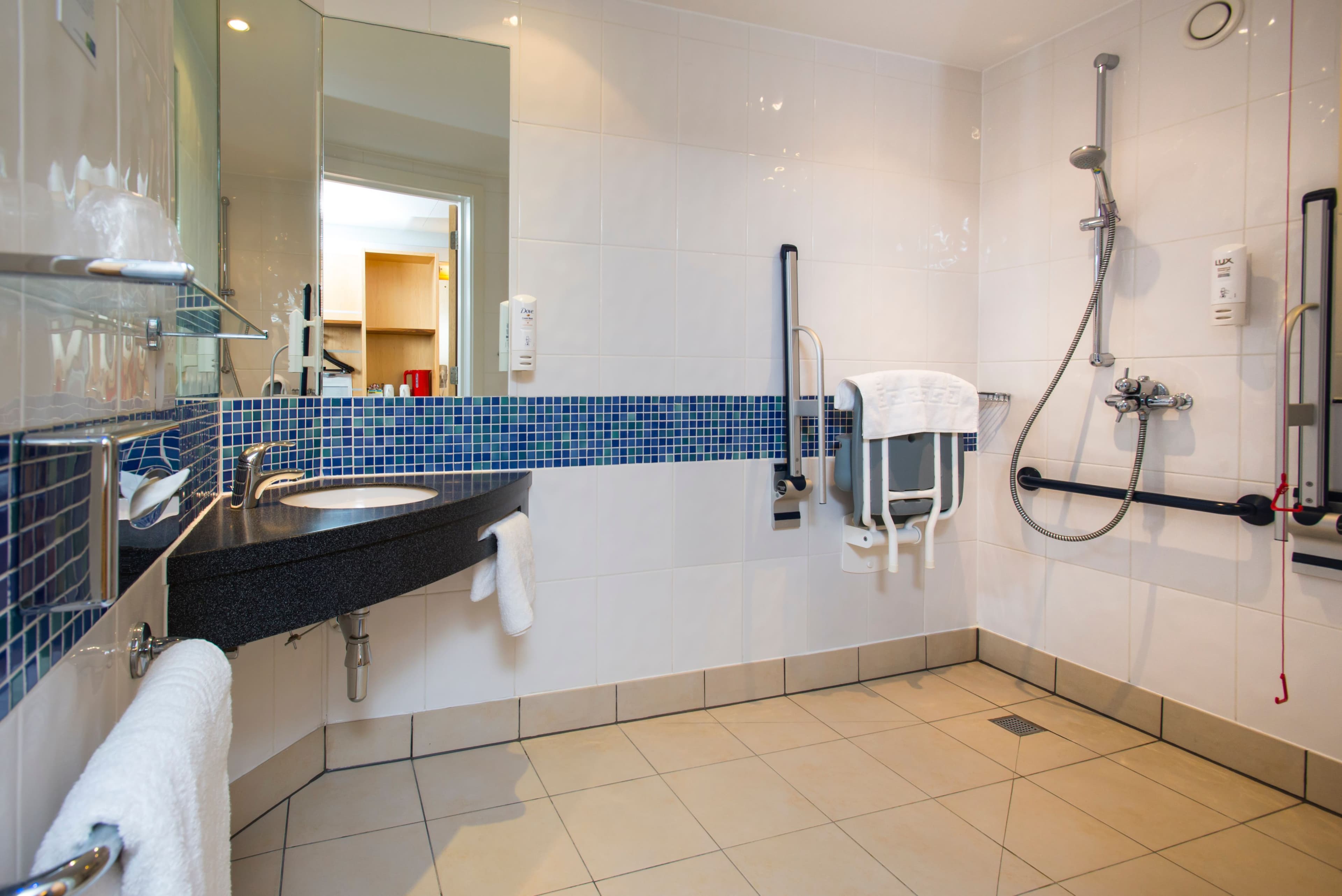 Holiday Inn Express London - Epsom Downs — 35