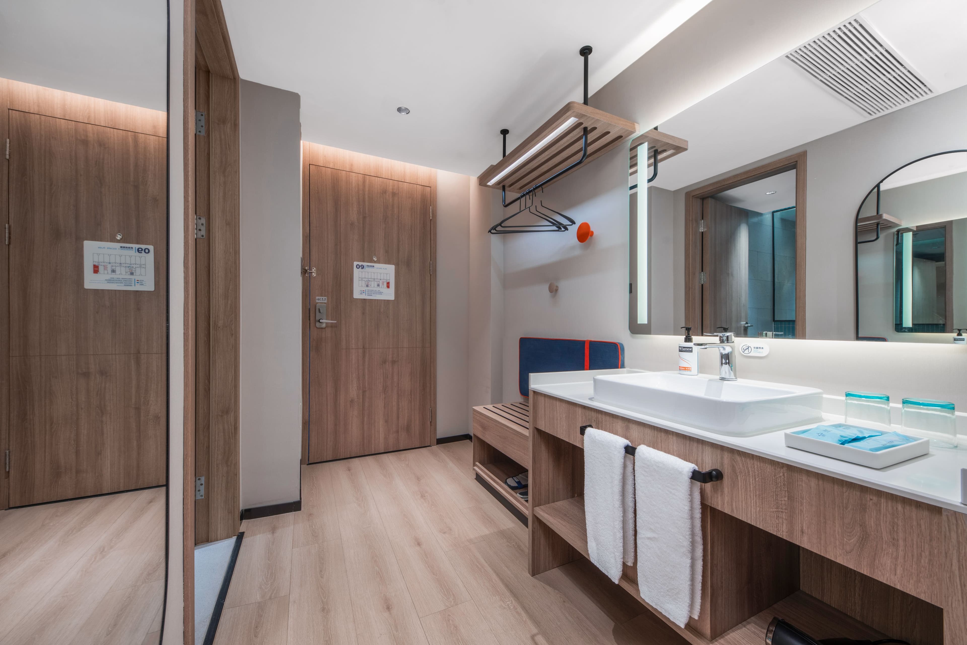 Standard Room - Image 6