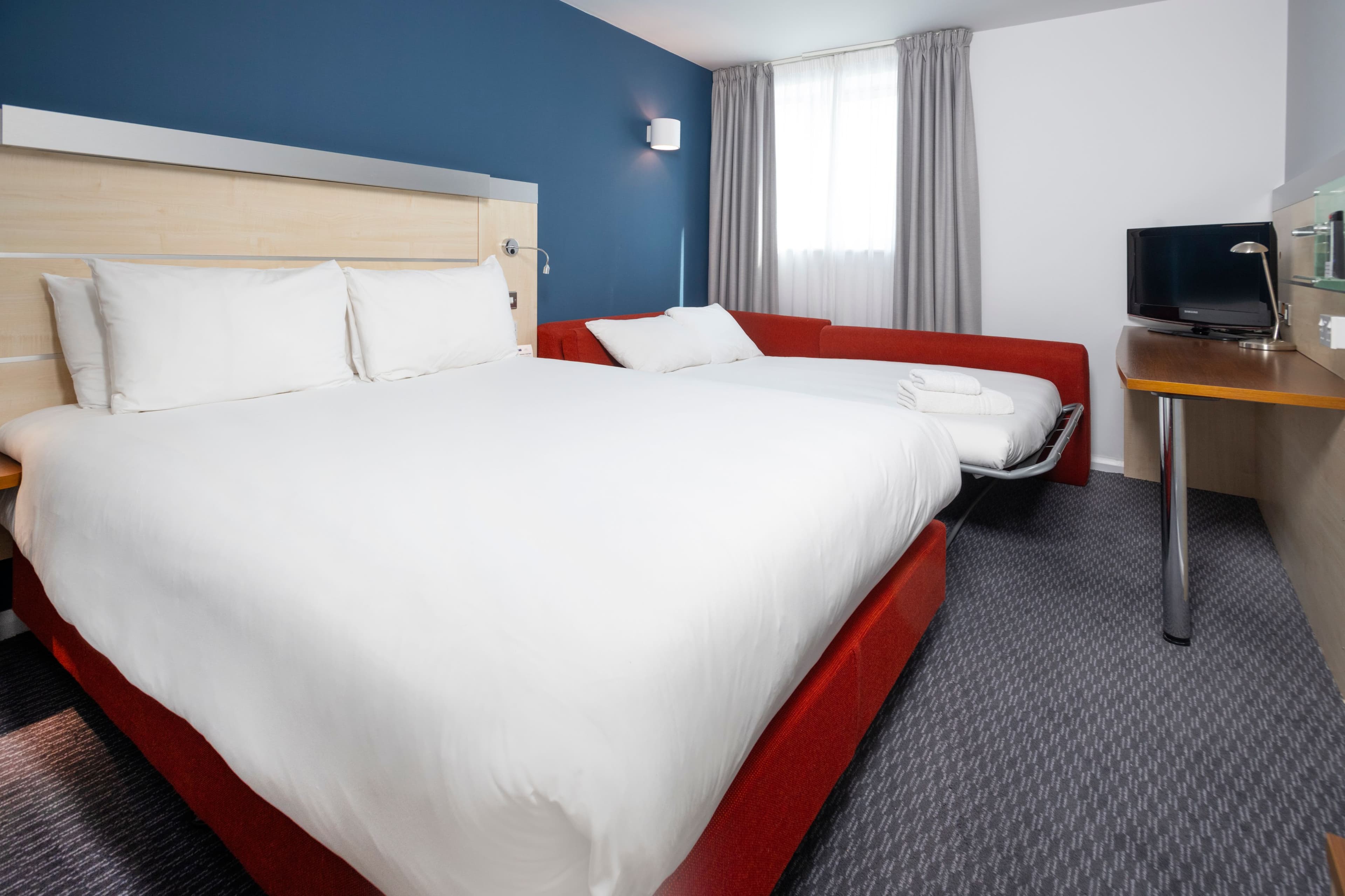 Holiday Inn Express Swindon City Centre — 6