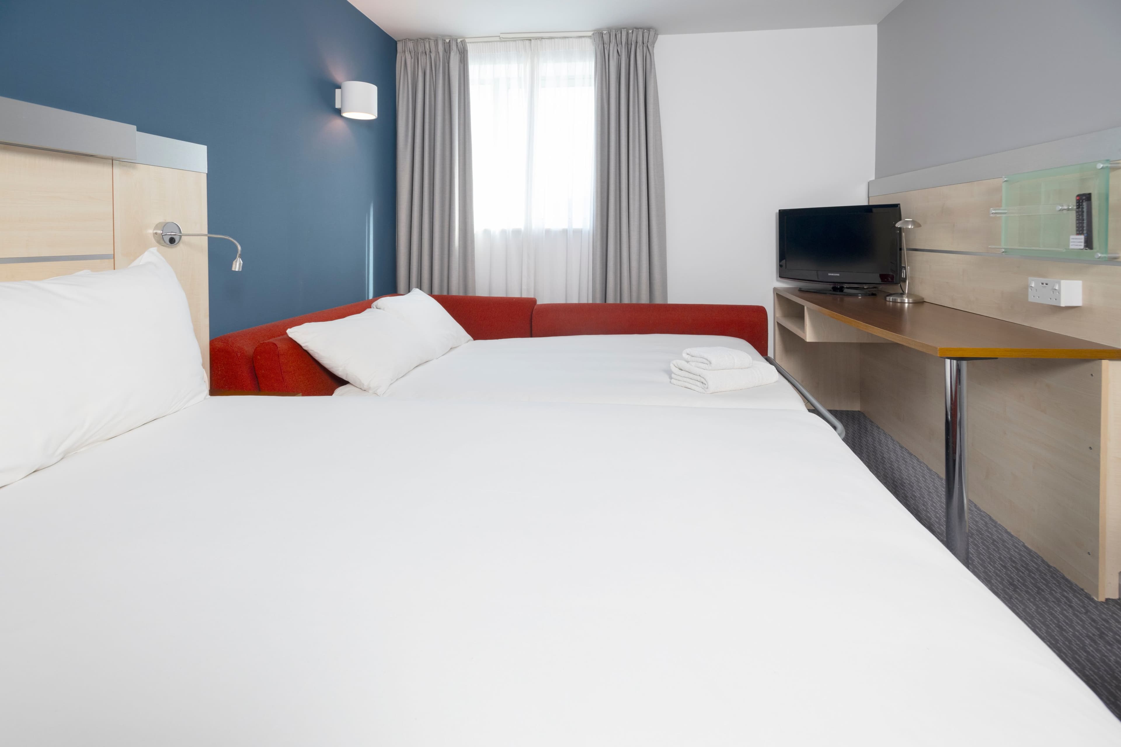 Holiday Inn Express Swindon City Centre — 8