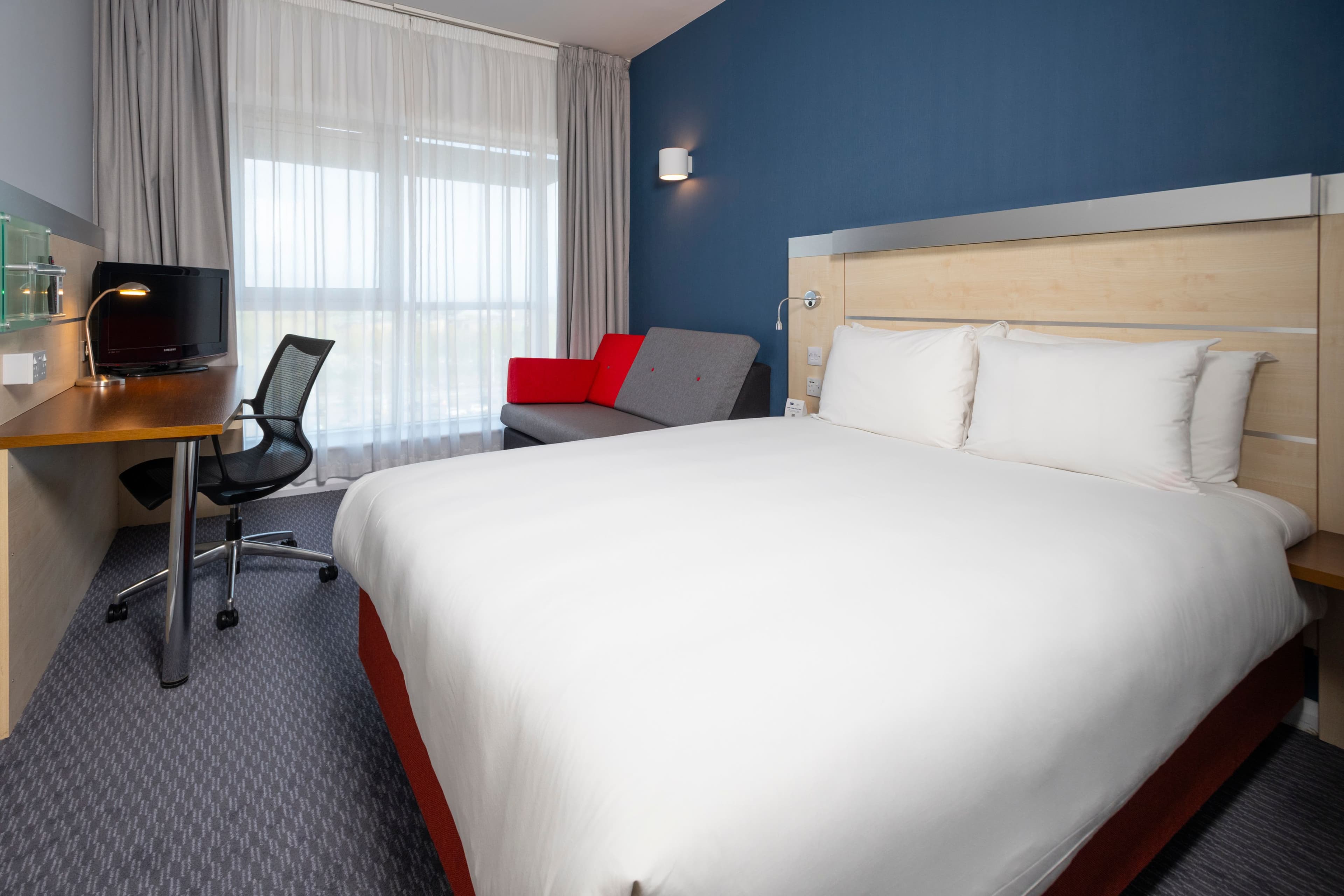 Holiday Inn Express Swindon City Centre — 16