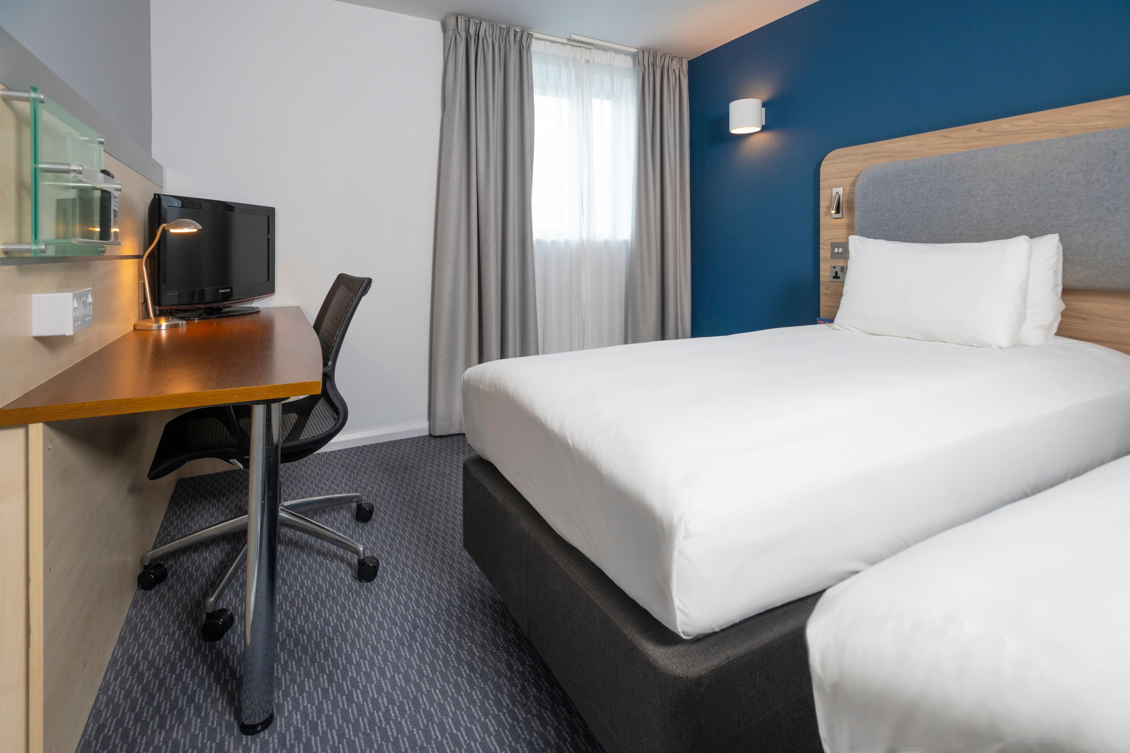 Holiday Inn Express Swindon City Centre — 33