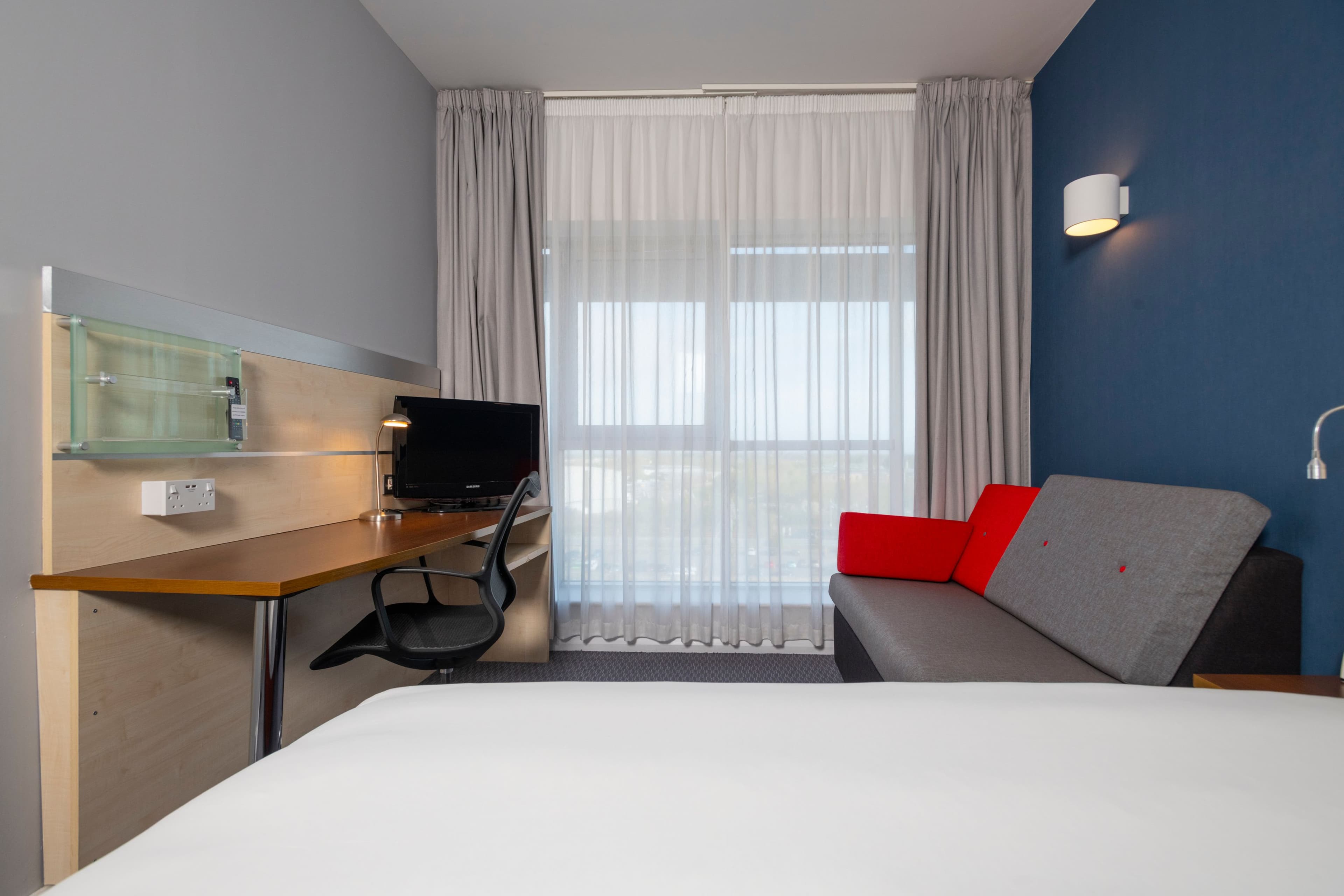 Holiday Inn Express Swindon City Centre — 14
