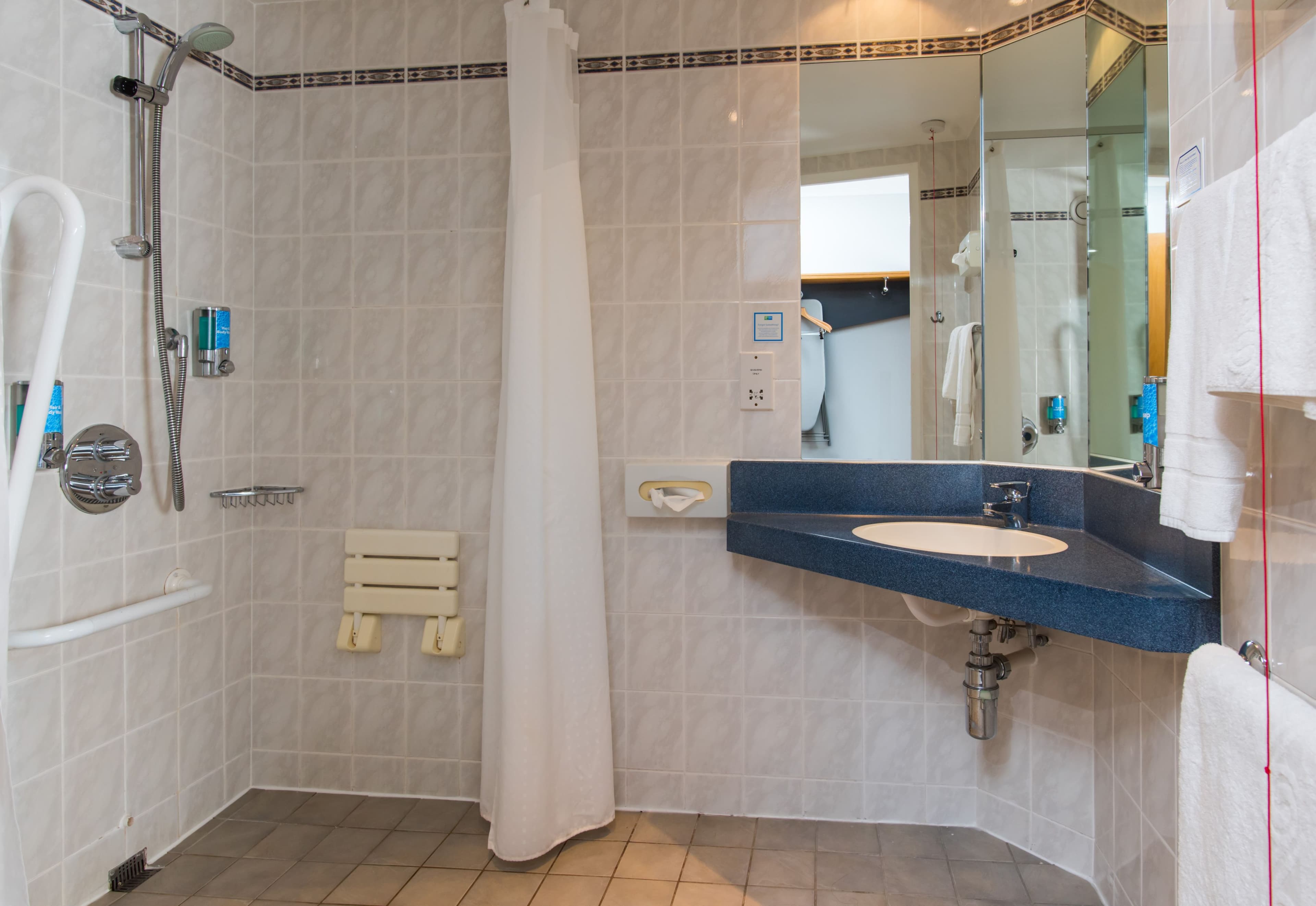 Holiday Inn Express Swindon West — 15