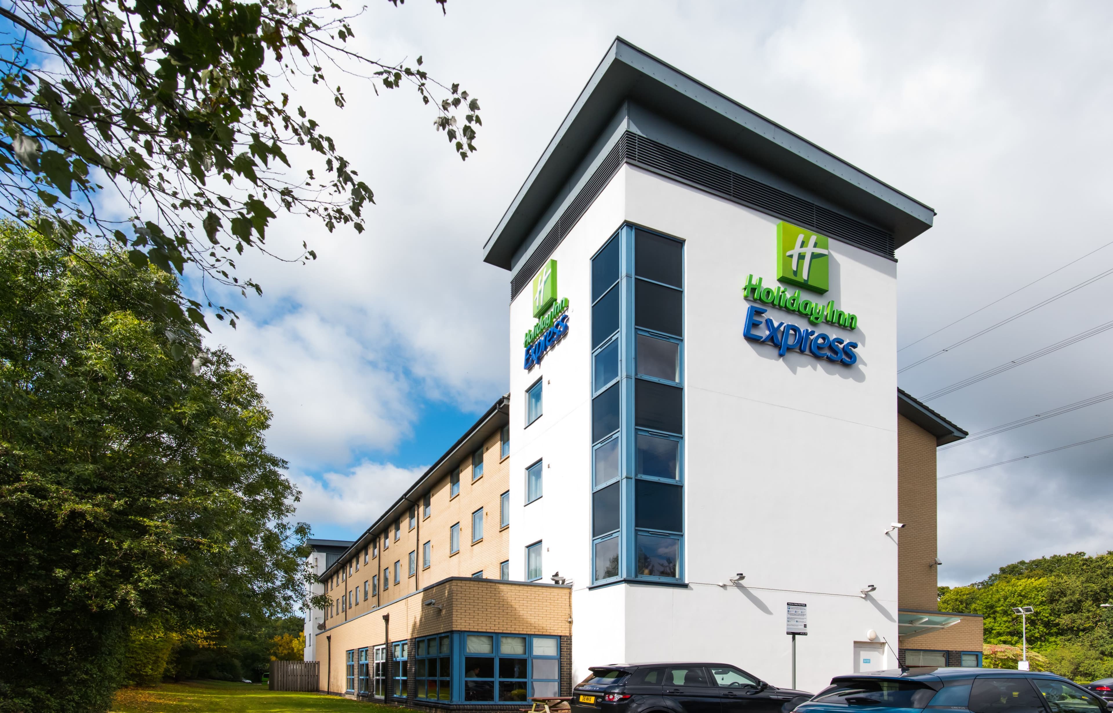 Holiday Inn Express Swindon West - Image 1