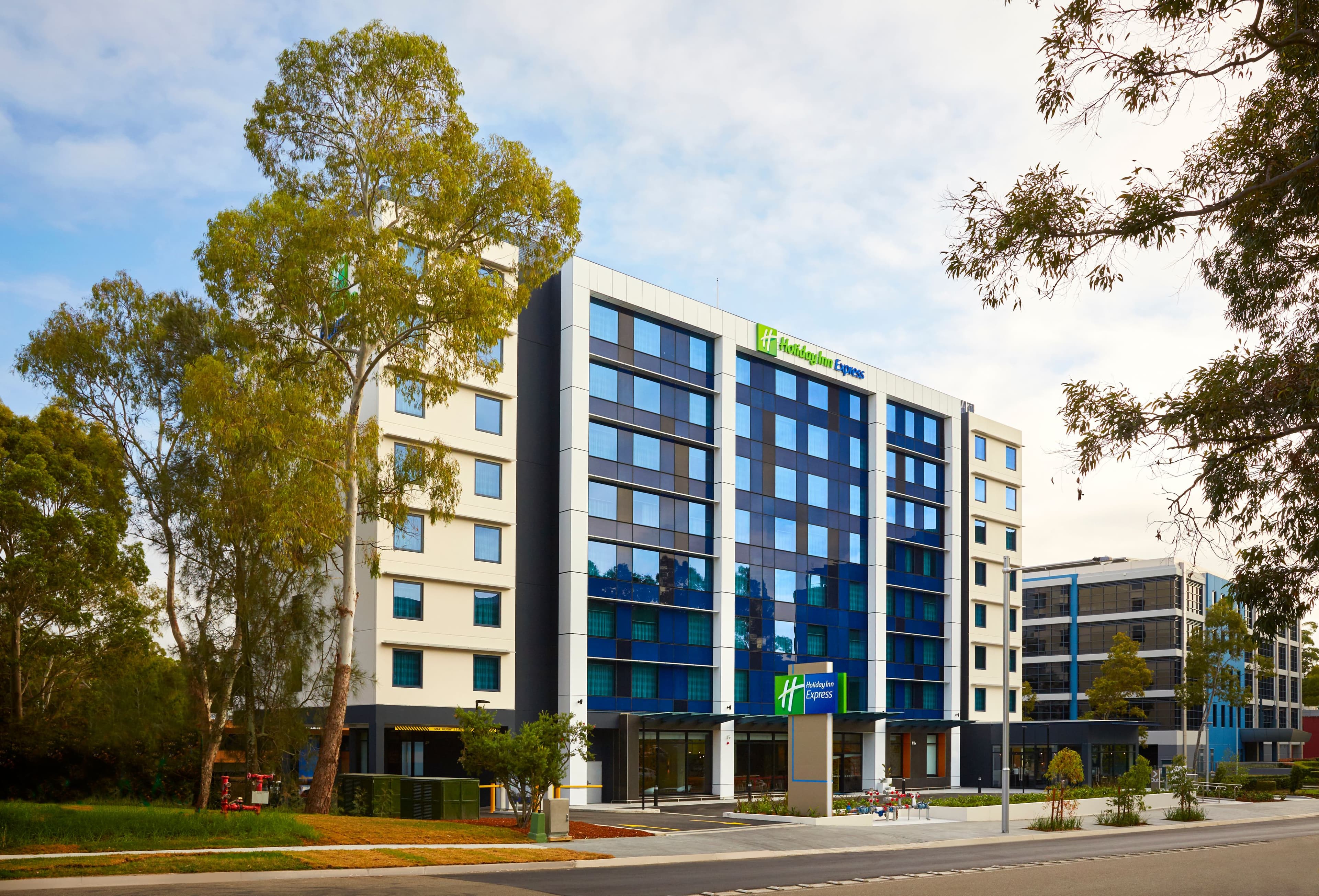 Holiday Inn Express Sydney Macquarie Park - Image 1