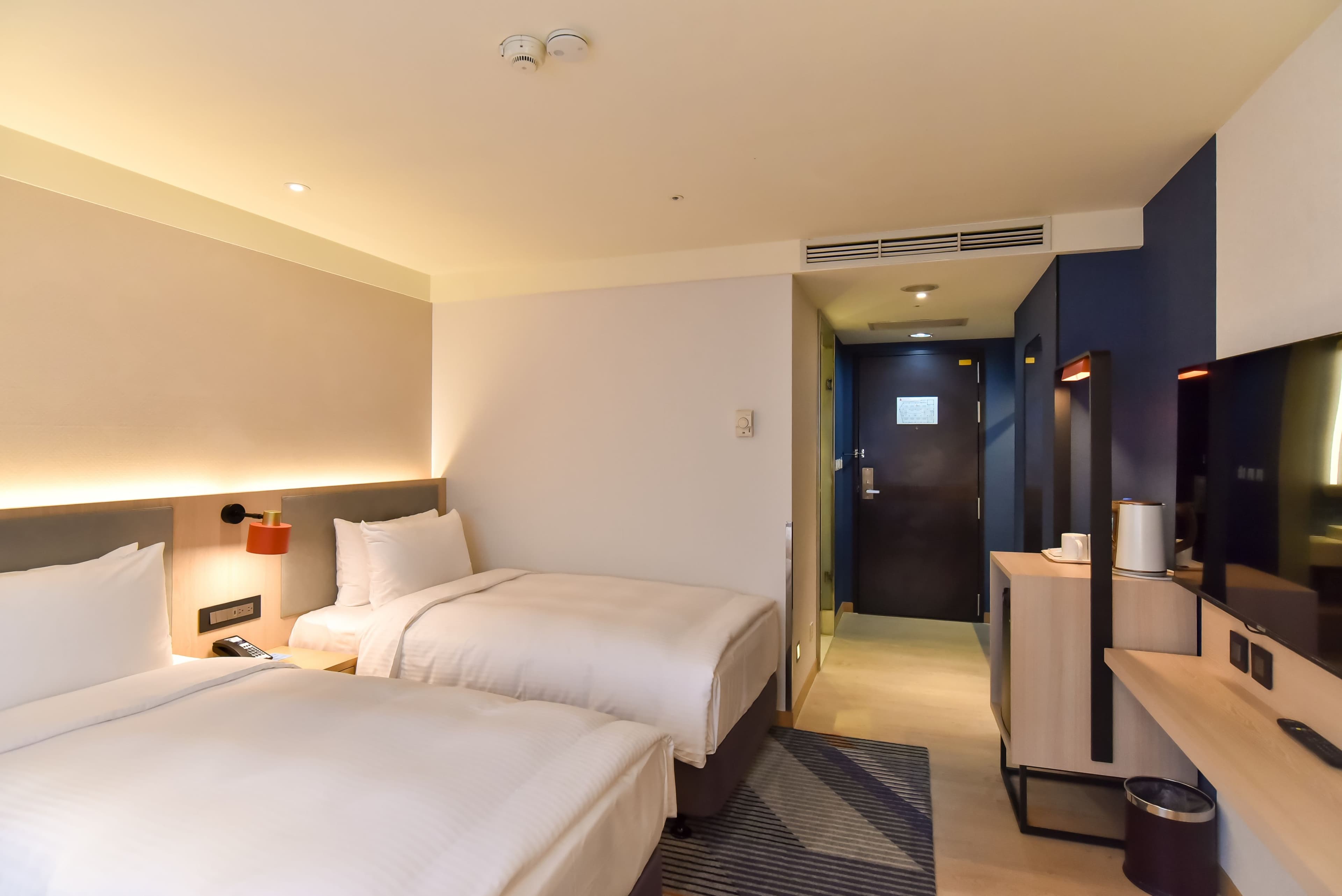 Holiday Inn Express Taipei Train Station — 10