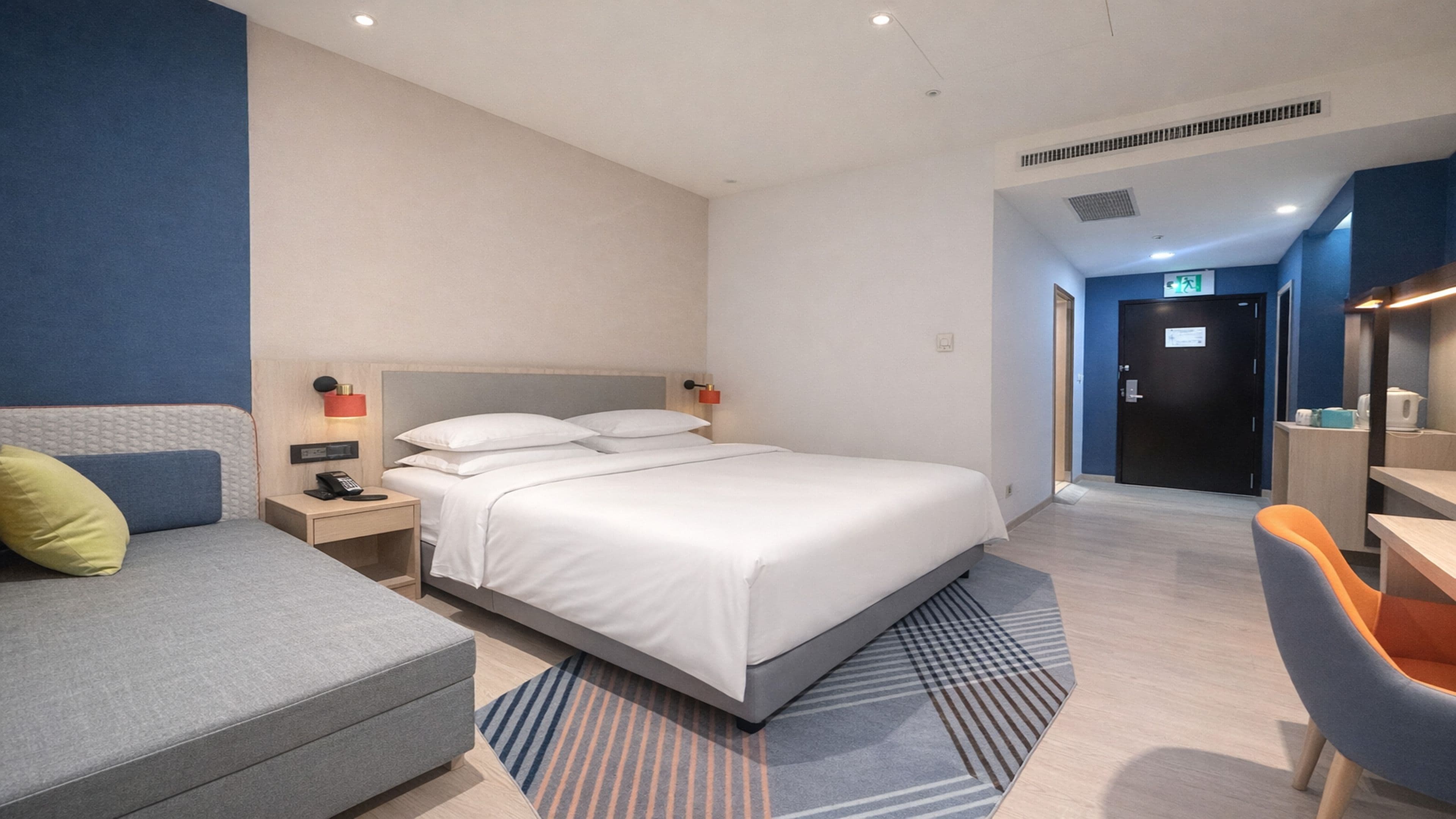 Holiday Inn Express Taipei Train Station — 7