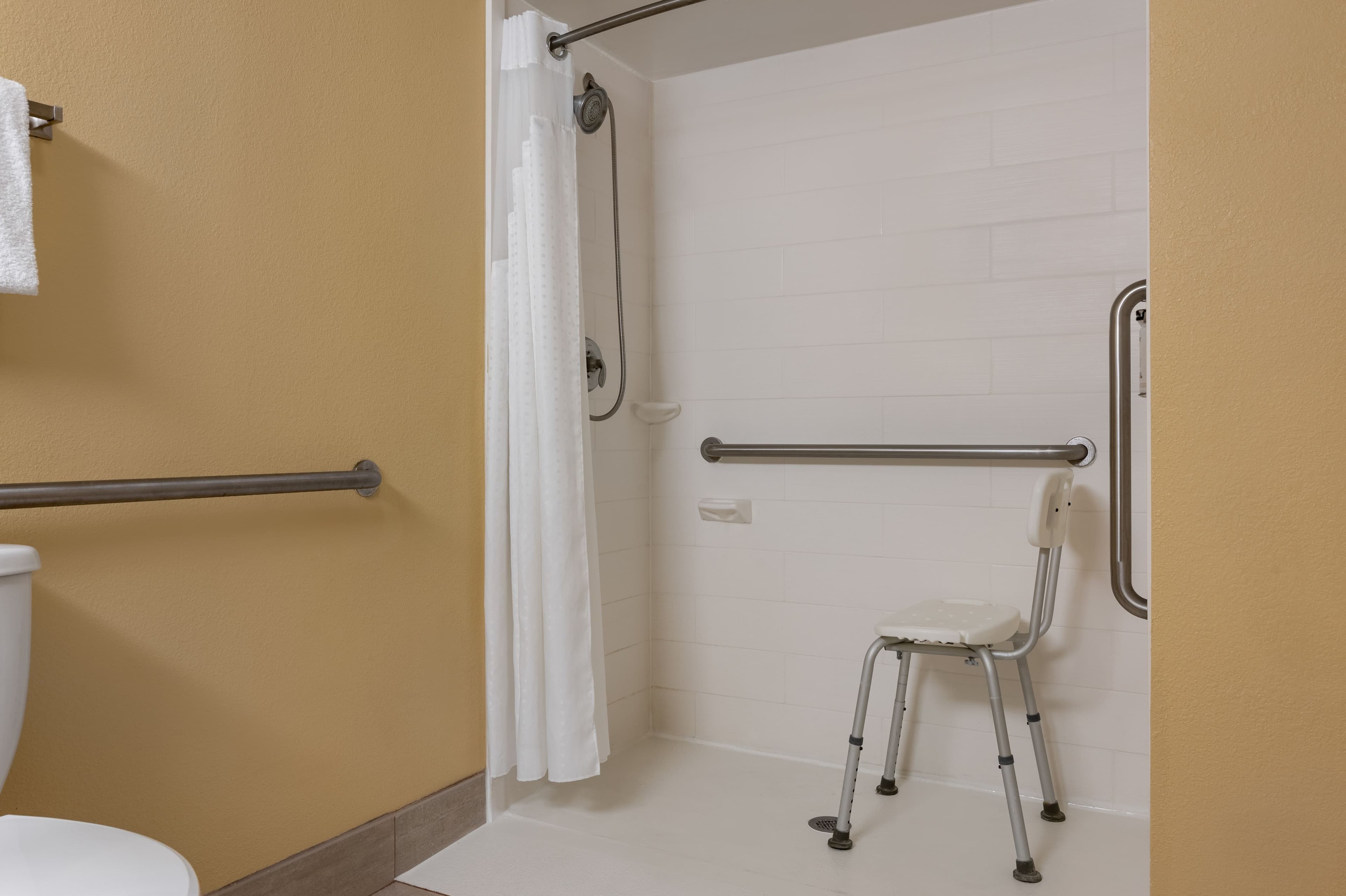 Holiday Inn Express Tallahassee - I-10 E — 25