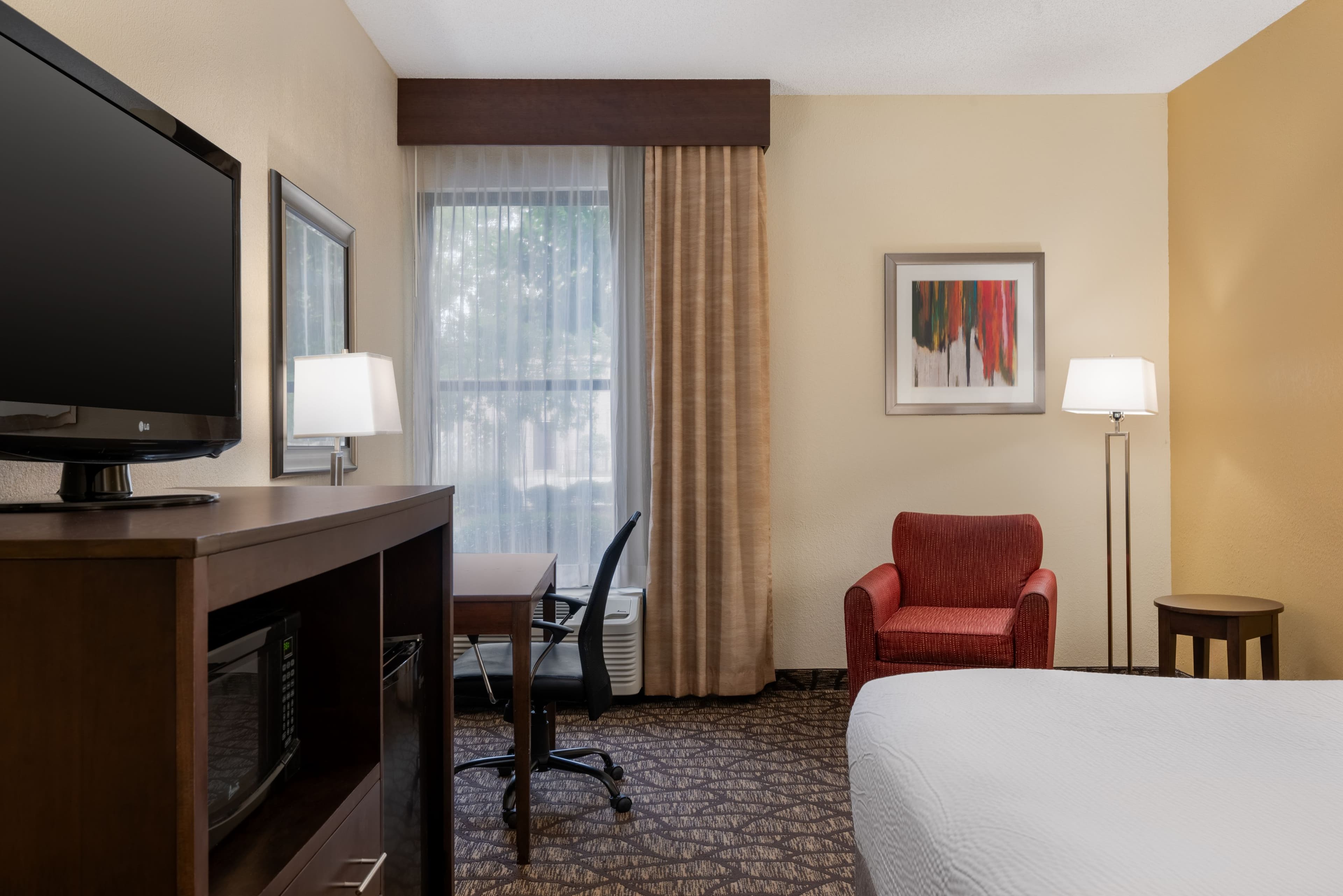 Holiday Inn Express Tallahassee - I-10 E - Image 4