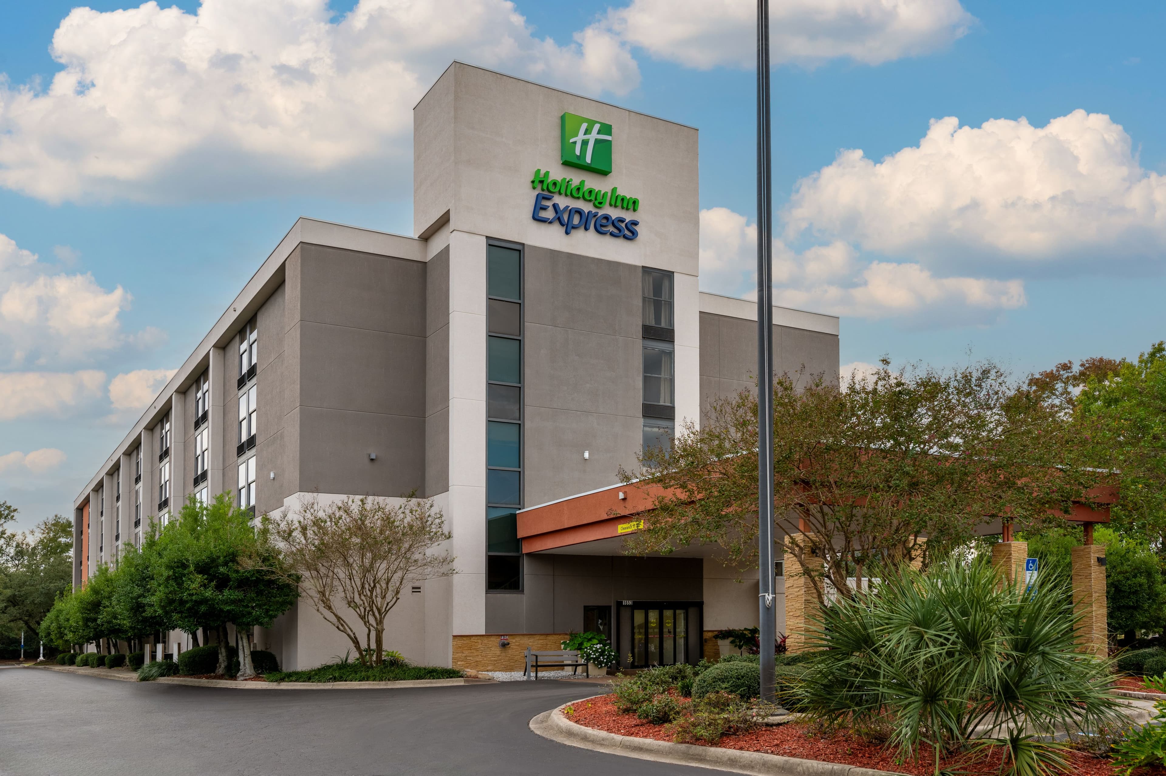 Holiday Inn Express Tallahassee - I-10 E - Image 1