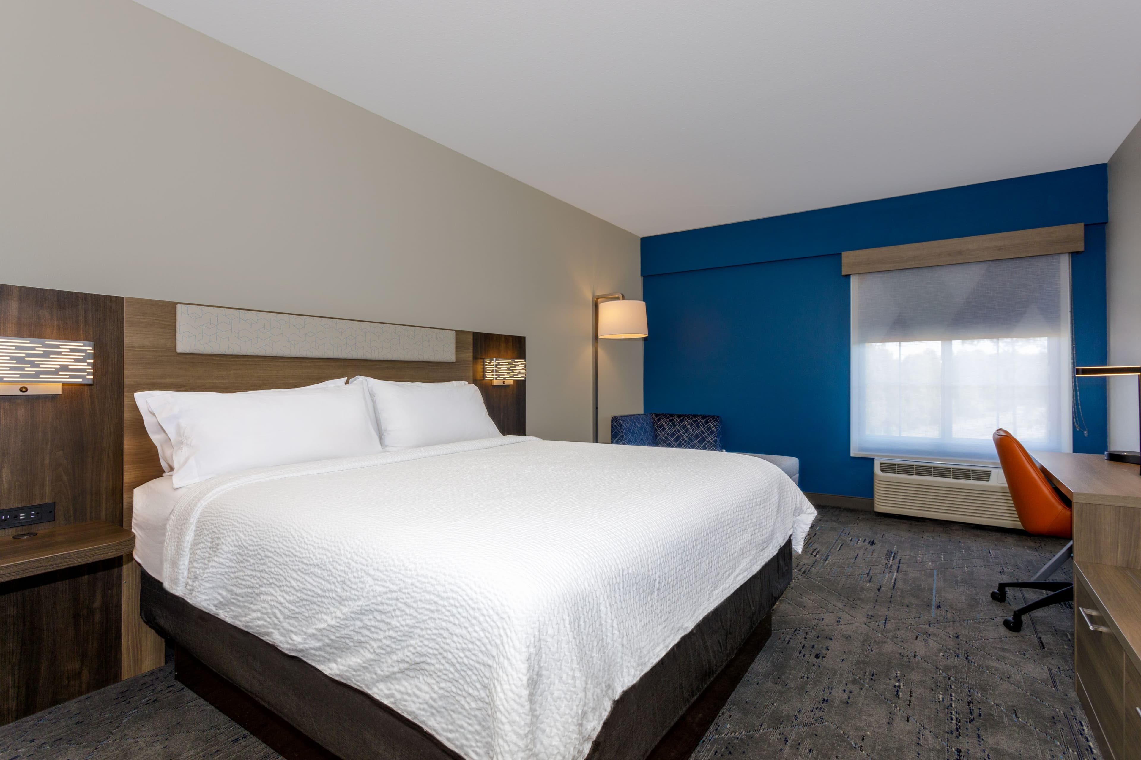 Holiday Inn Express Tampa N I-75 - University Area - Image 4