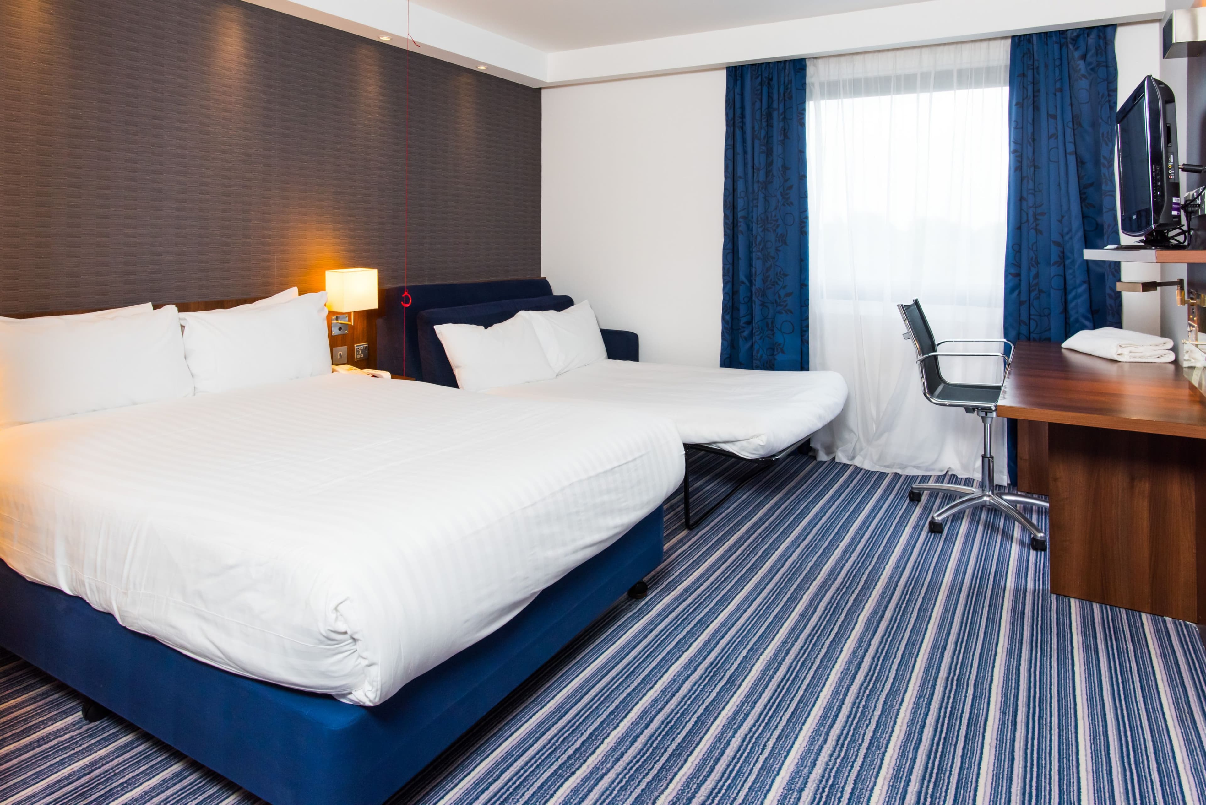 Holiday Inn Express Tamworth — 4