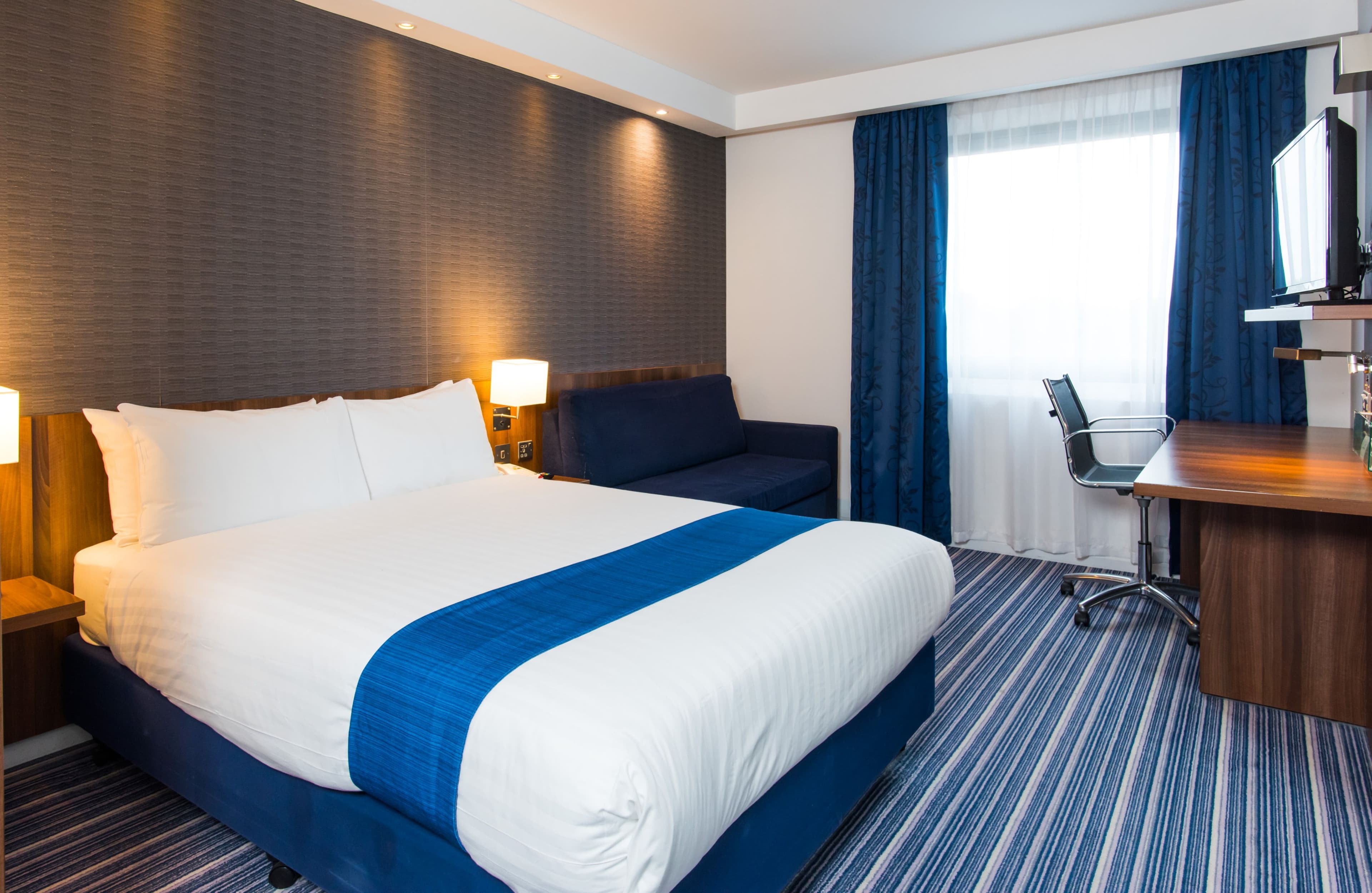 Holiday Inn Express Tamworth — 2