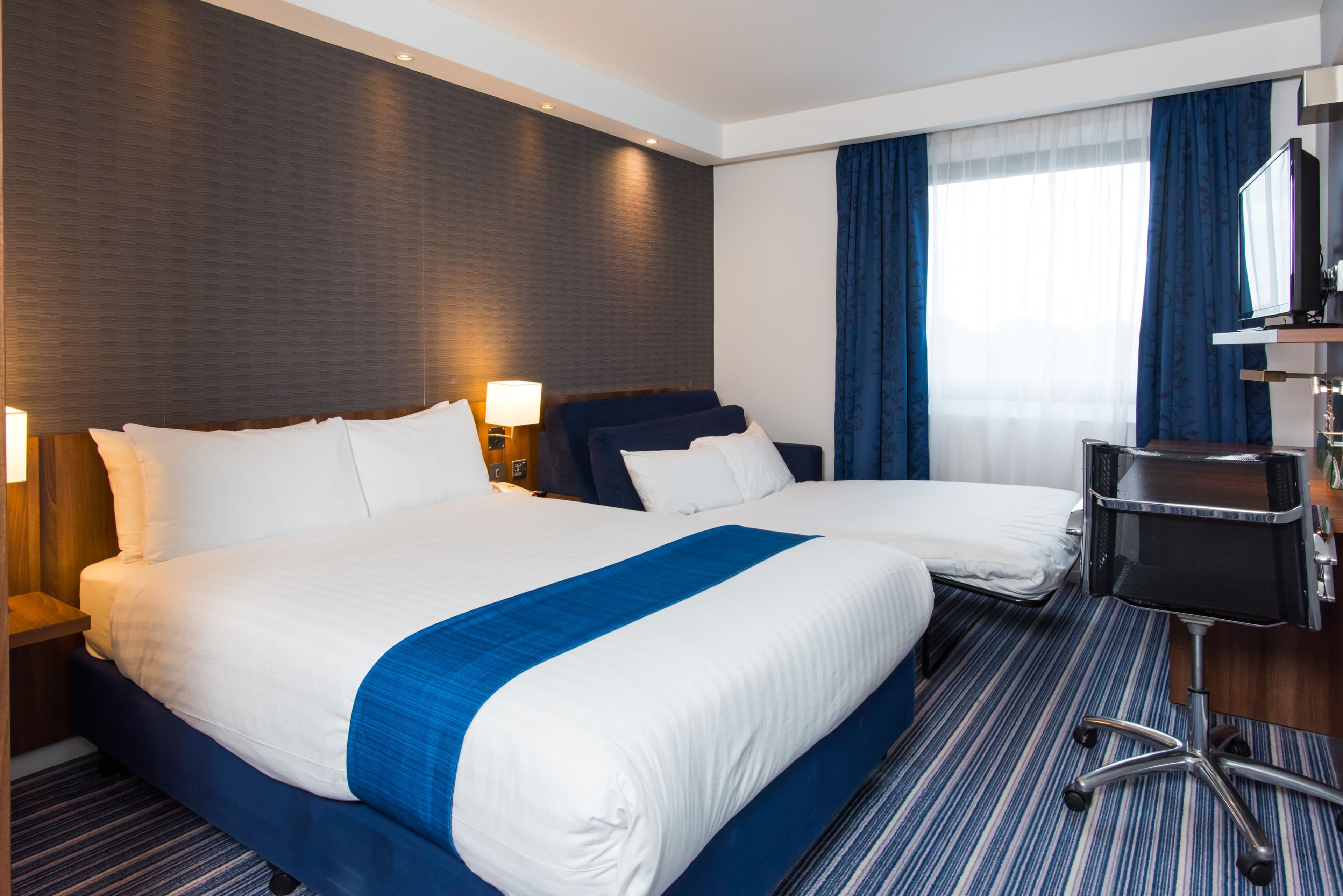 Holiday Inn Express Tamworth — 9
