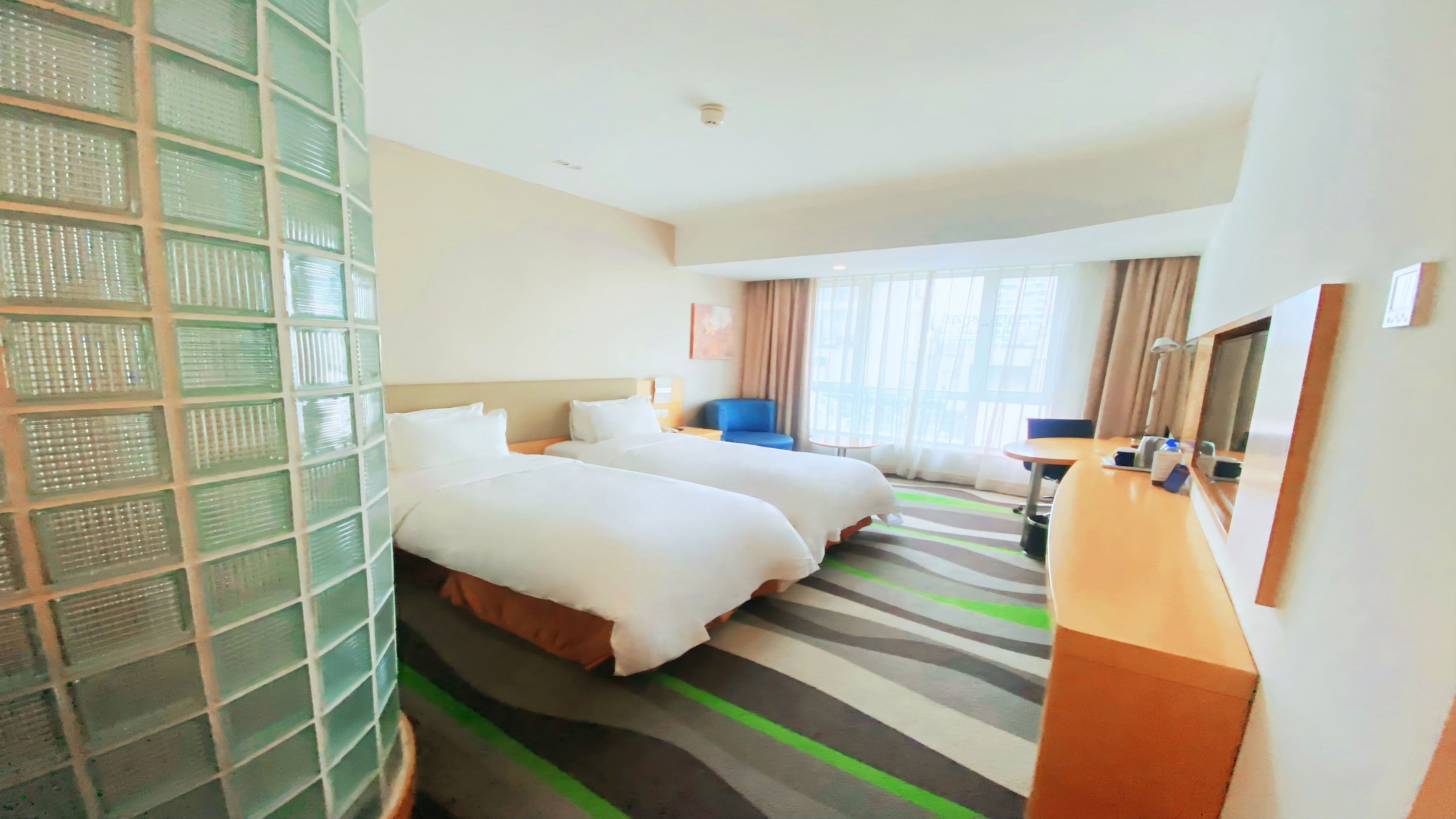 Holiday Inn Express Tangshan Downtown — 11